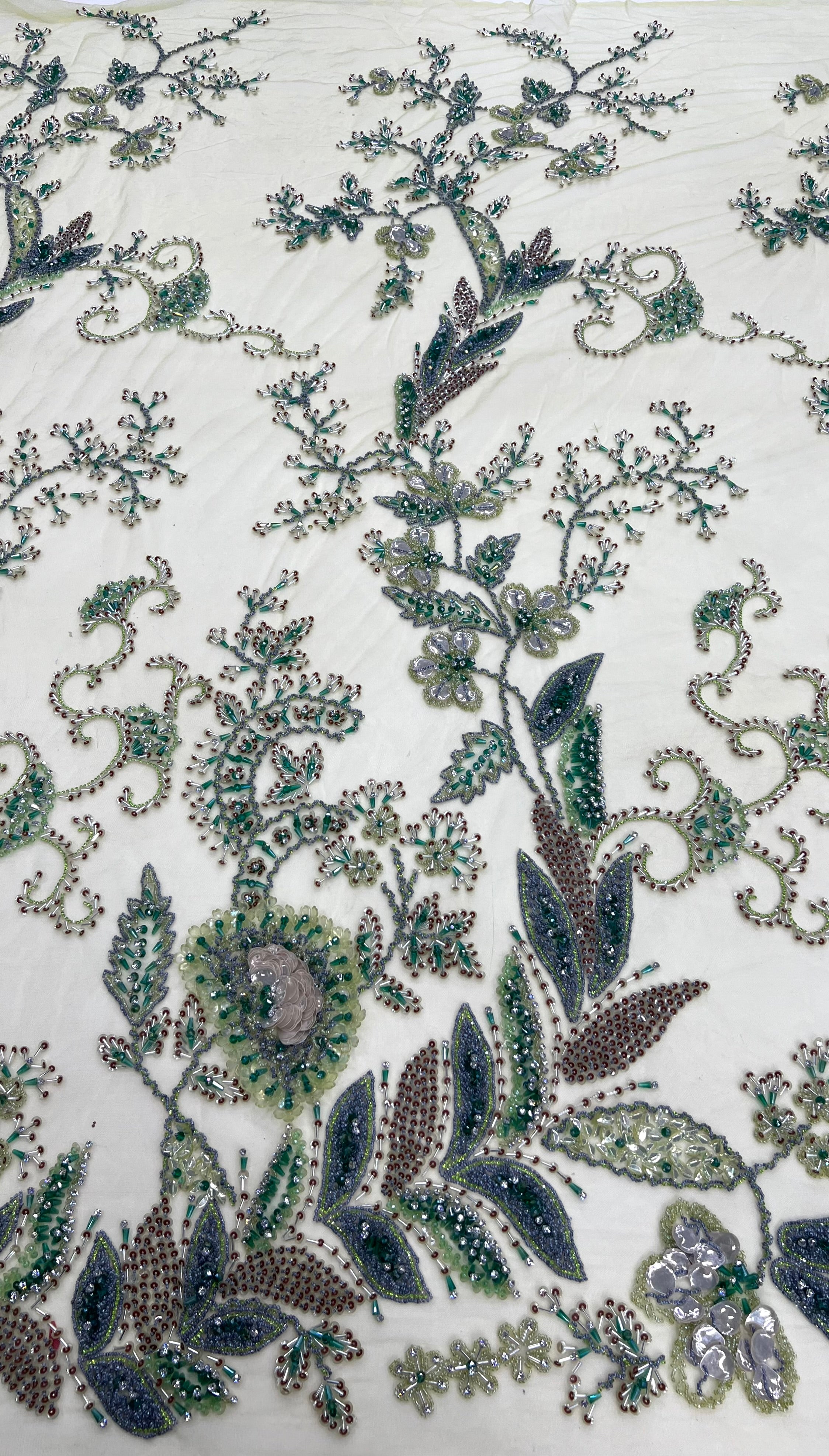 Broderie Luxury cu flori 3D, margele si cristale pe tulle Verde –  140 cm\la Metru, Model J1 3396