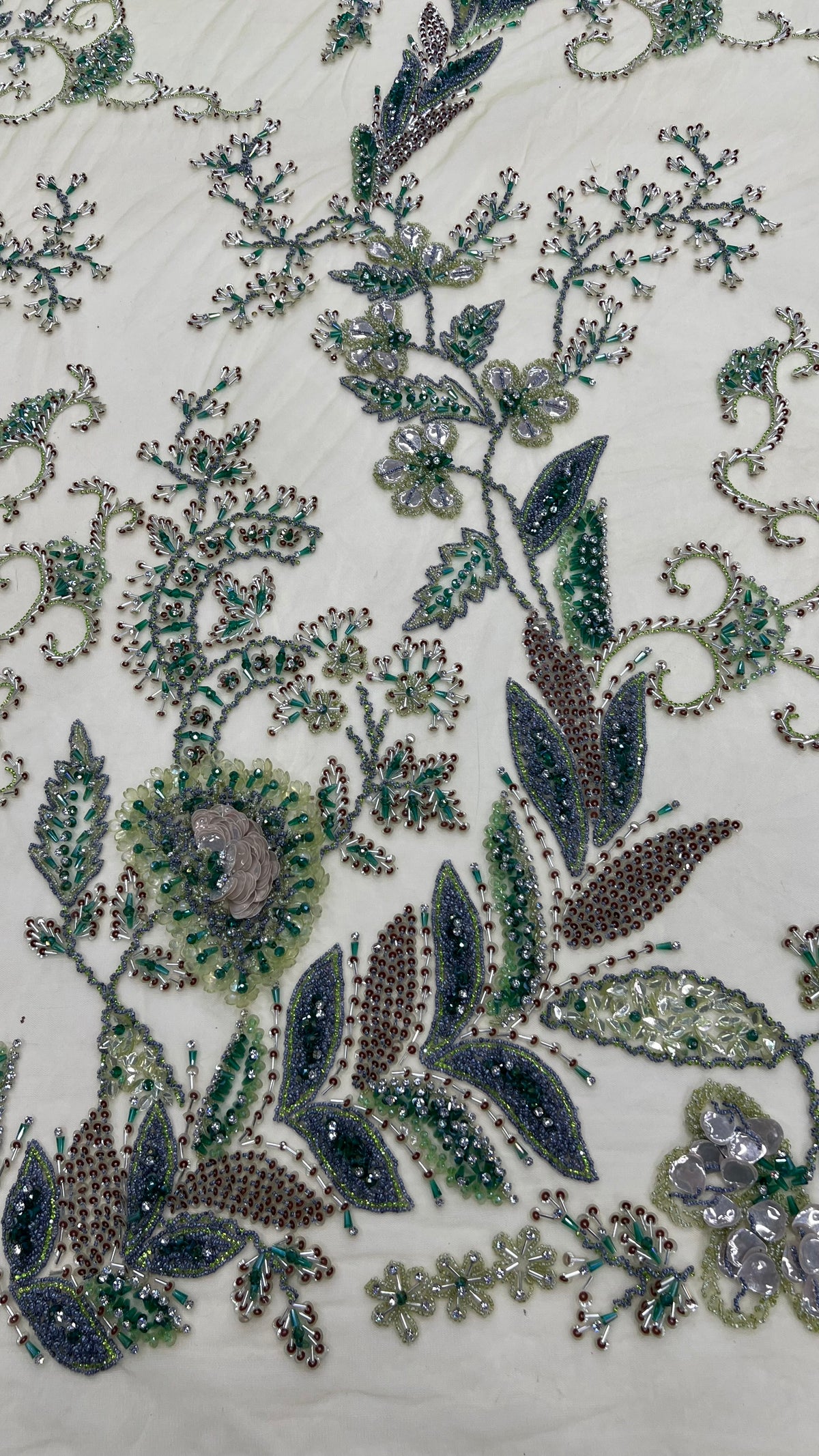 Broderie Luxury cu flori 3D, margele si cristale pe tulle Verde –  140 cm\la Metru, Model J1 3396