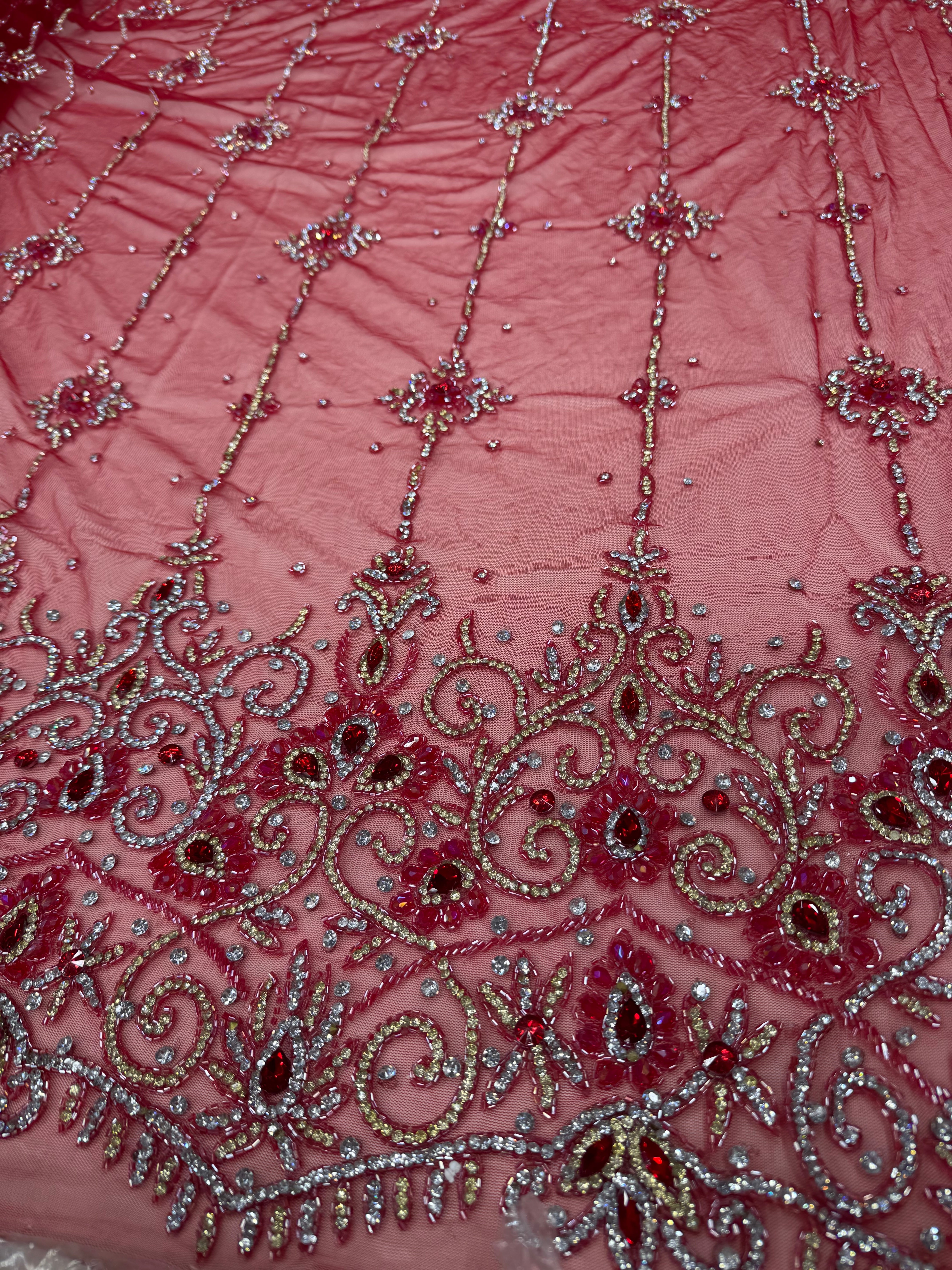 Broderie Rosie cu Cristale si Margele pe Tul Fin 140cm/la metru J1 3380