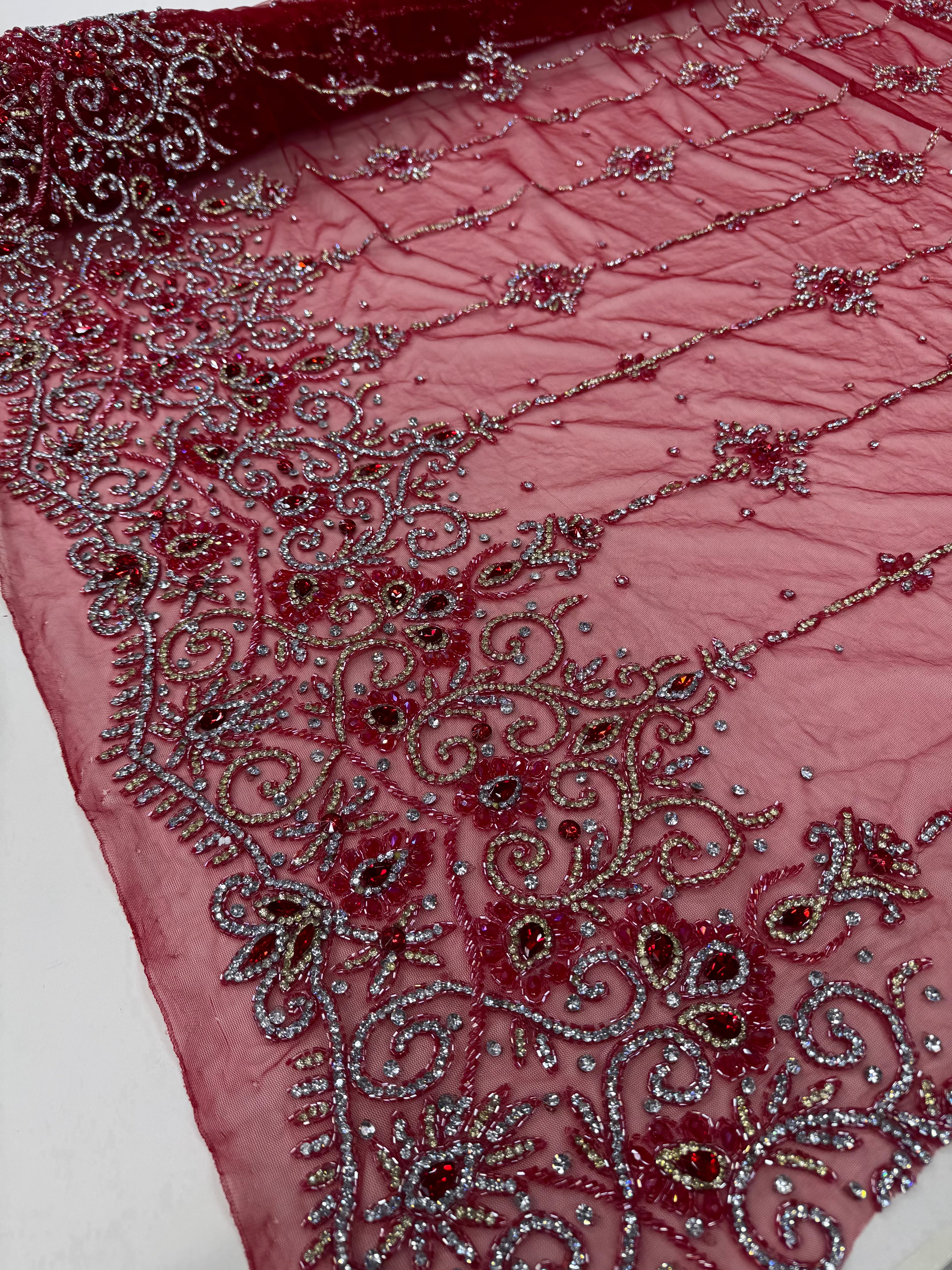 Broderie Rosie cu Cristale si Margele pe Tul Fin 140cm/la metru J1 3380