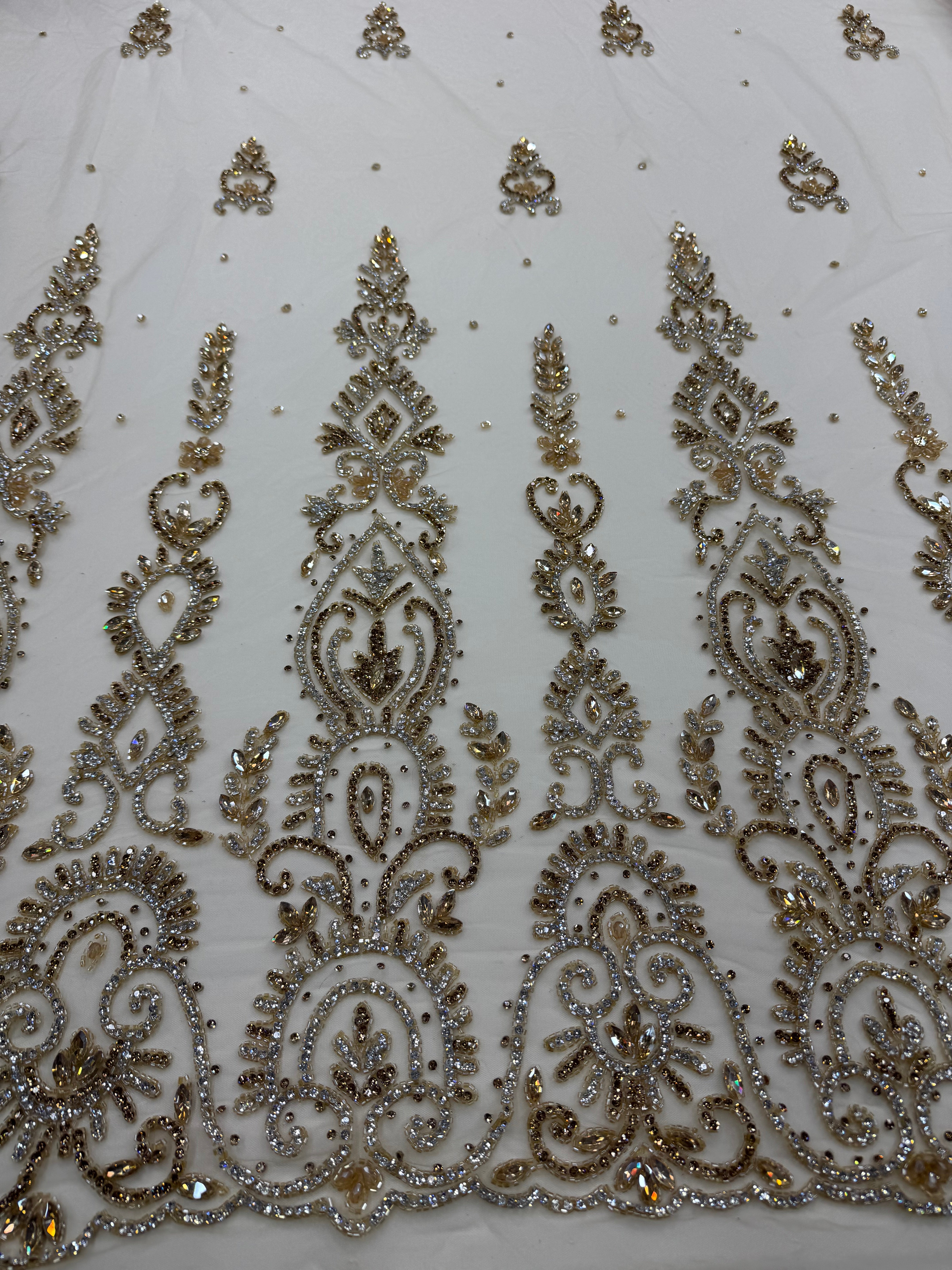 Broderie Ivory cu Cristale Champagne pe Tul 140cm latime/la metru J1 3197