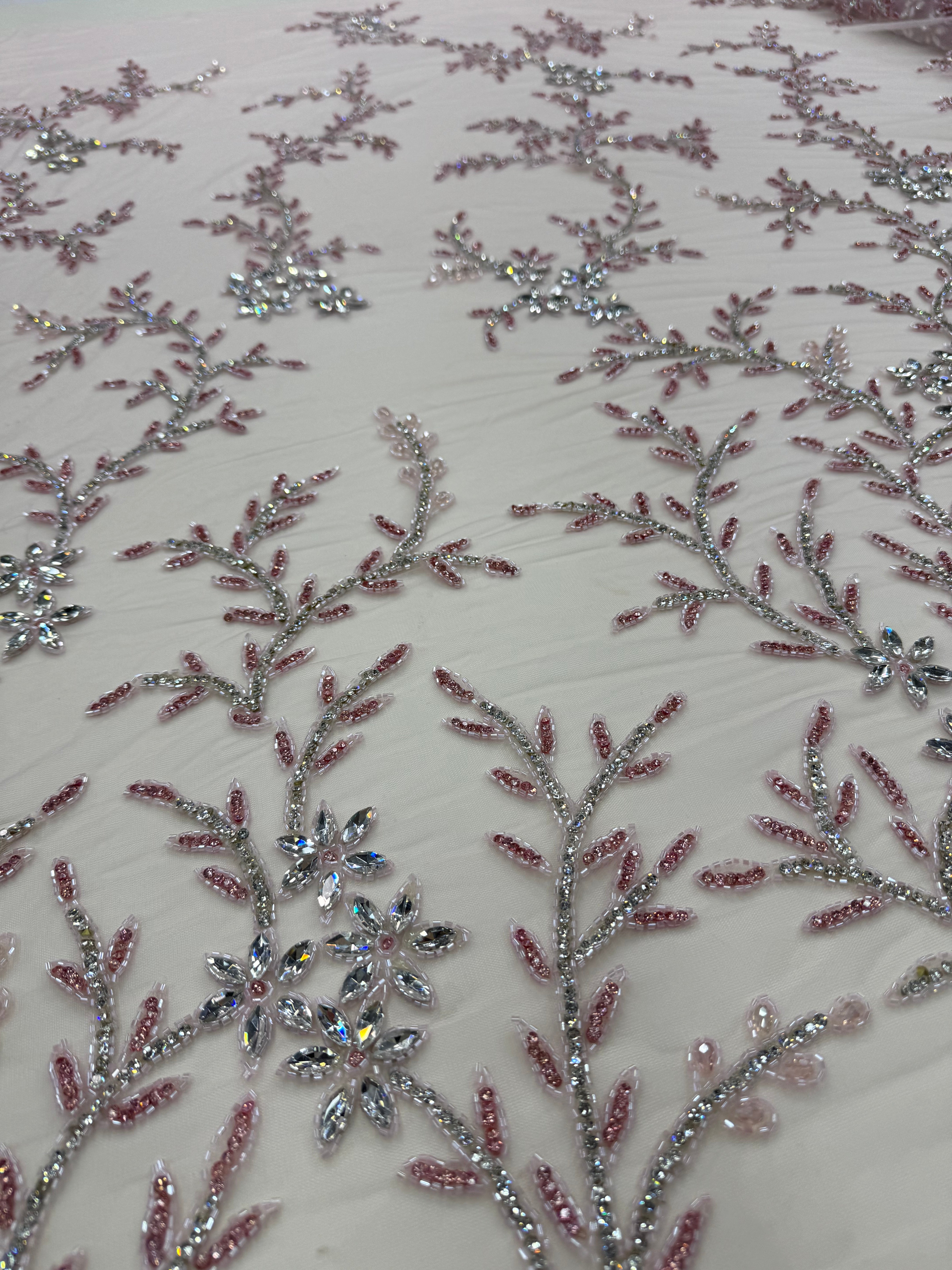 Broderie pe Tul cu Cristale Roz Pudra  – Material pentru Rochii de Ocazie, 140 cm/la metru J1 3382
