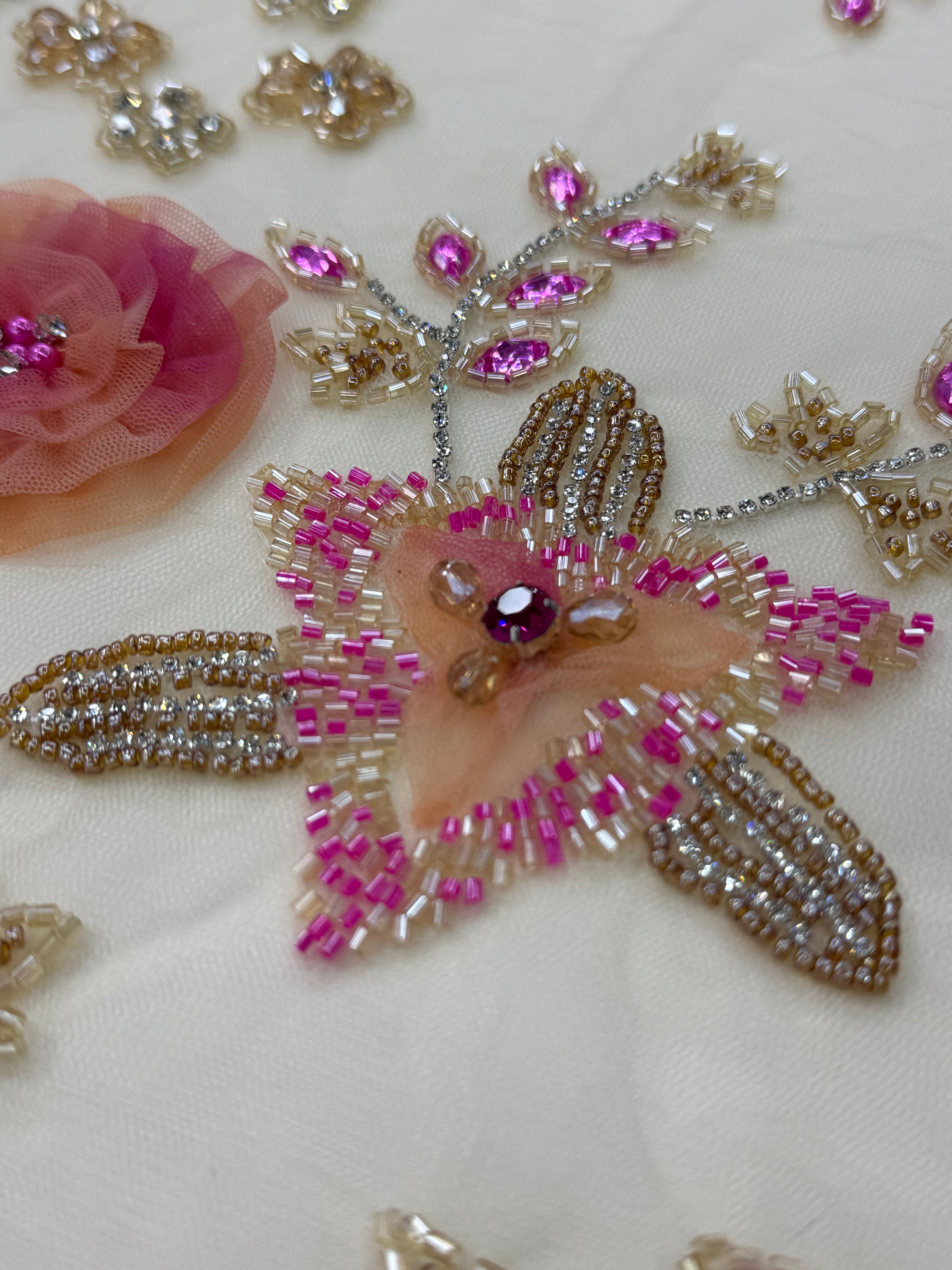 Broderie Florala 3D pe Tul cu Aplicatii si Margele Luxury 140cm/K2036