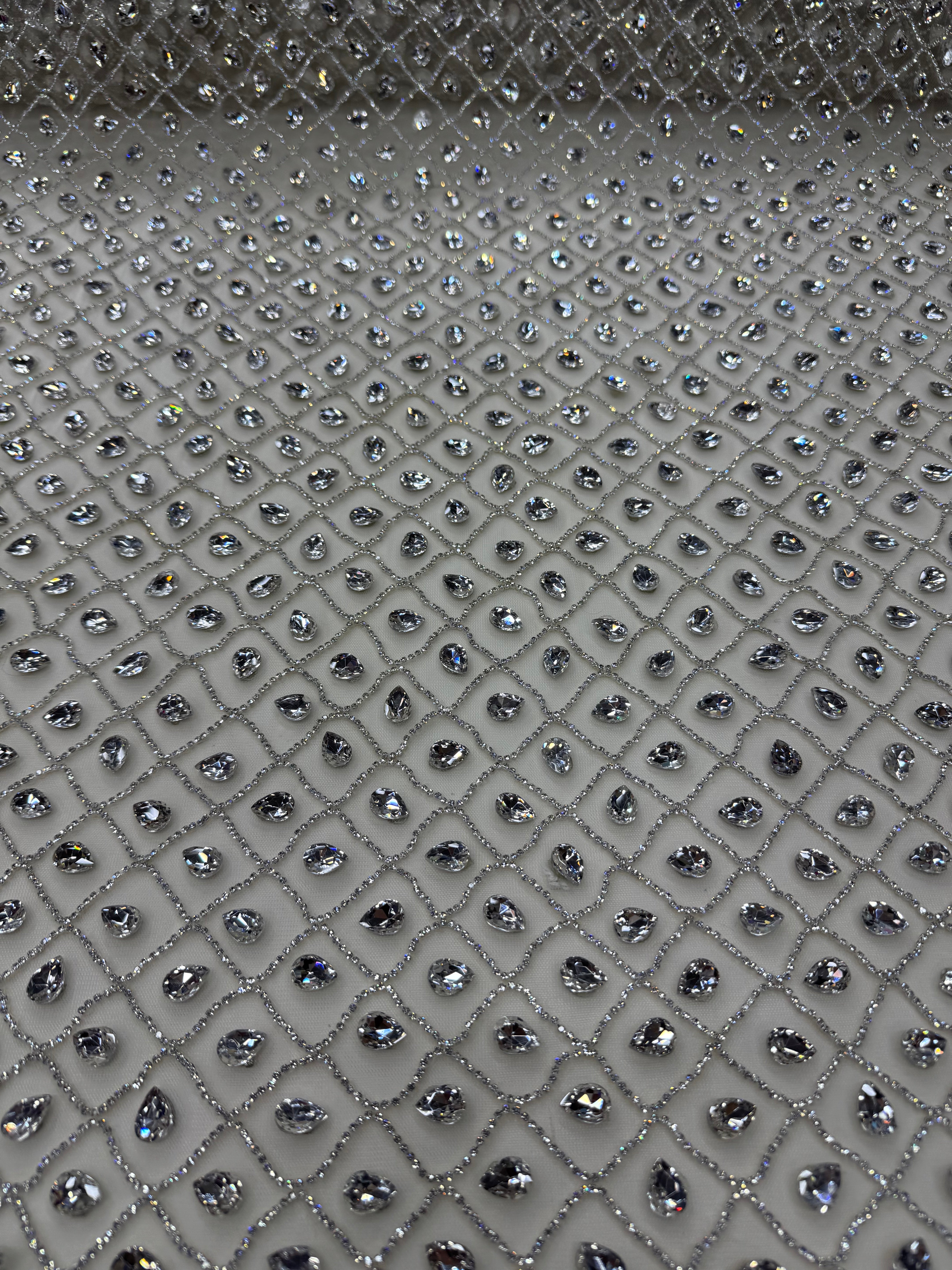 Broderie pe Tul fin cu Pietre/Strasuri/Cristale 140cm/la metru AB011