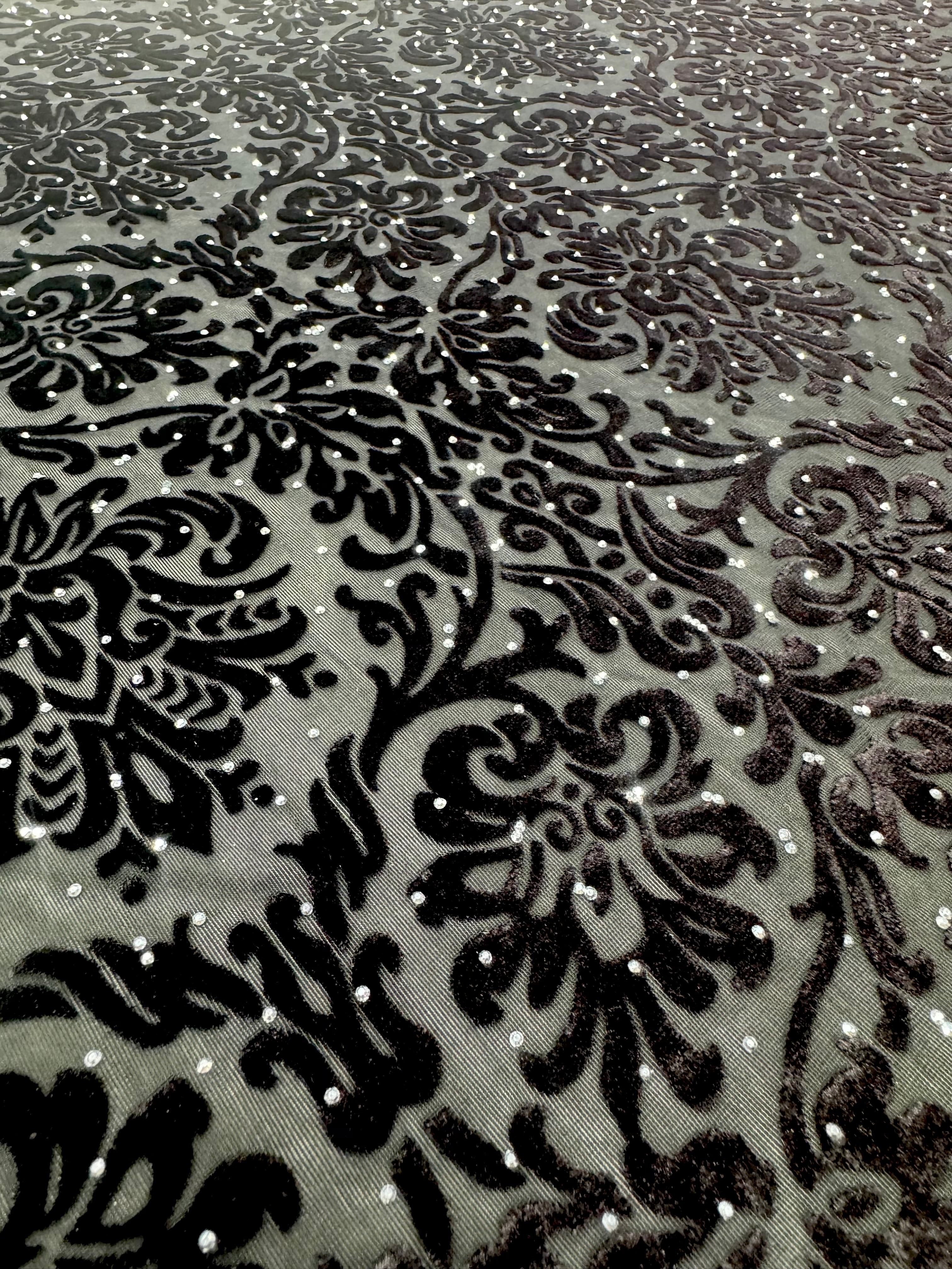 Catifea cu Strasuri si Model Baroc Negru – Material Elegant 140 cm,  la Metru