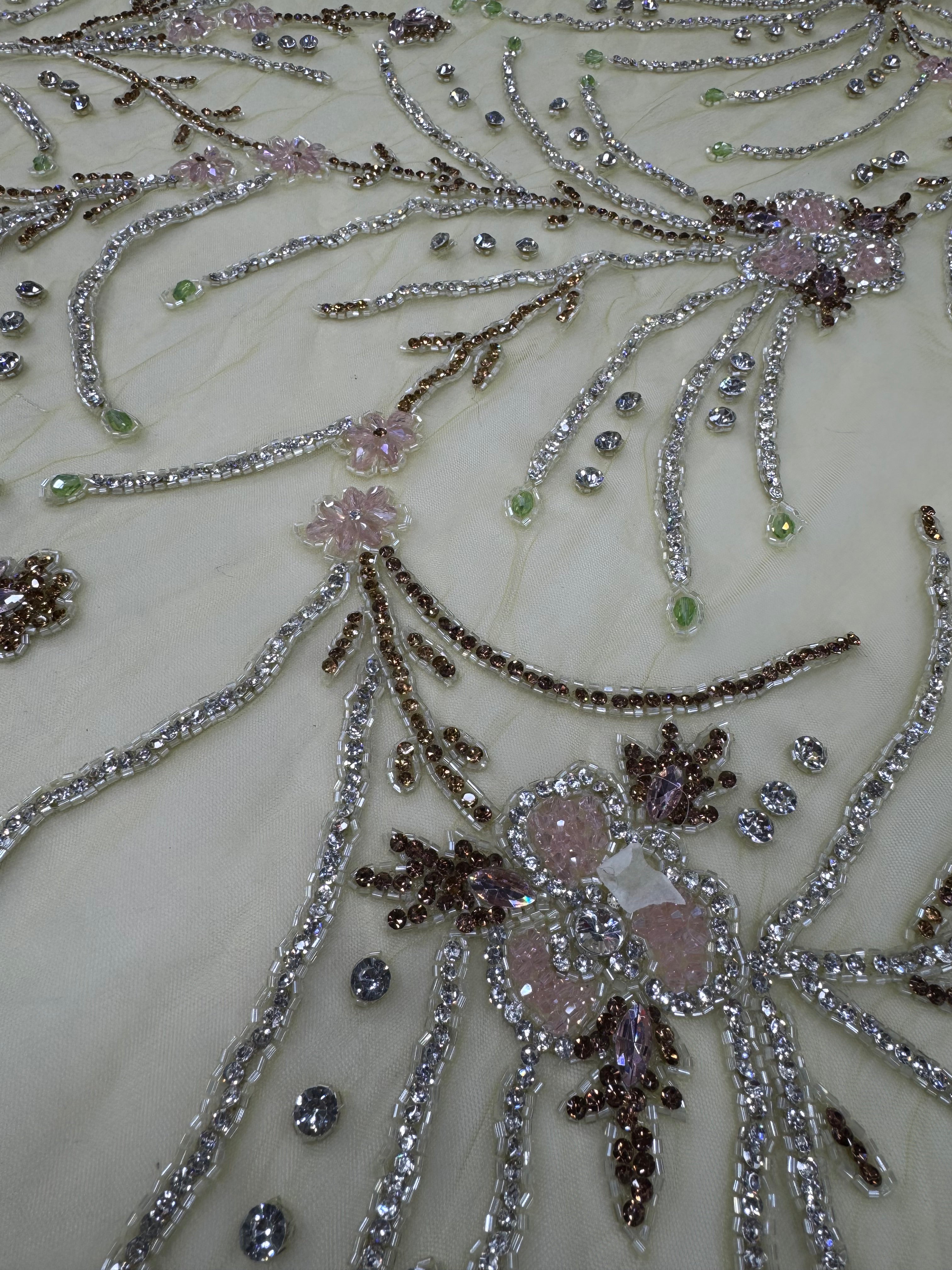 Broderie pe tul verde pastel Model P56743, latime 140 cm, cu cristale, margele si flori 3D premium.