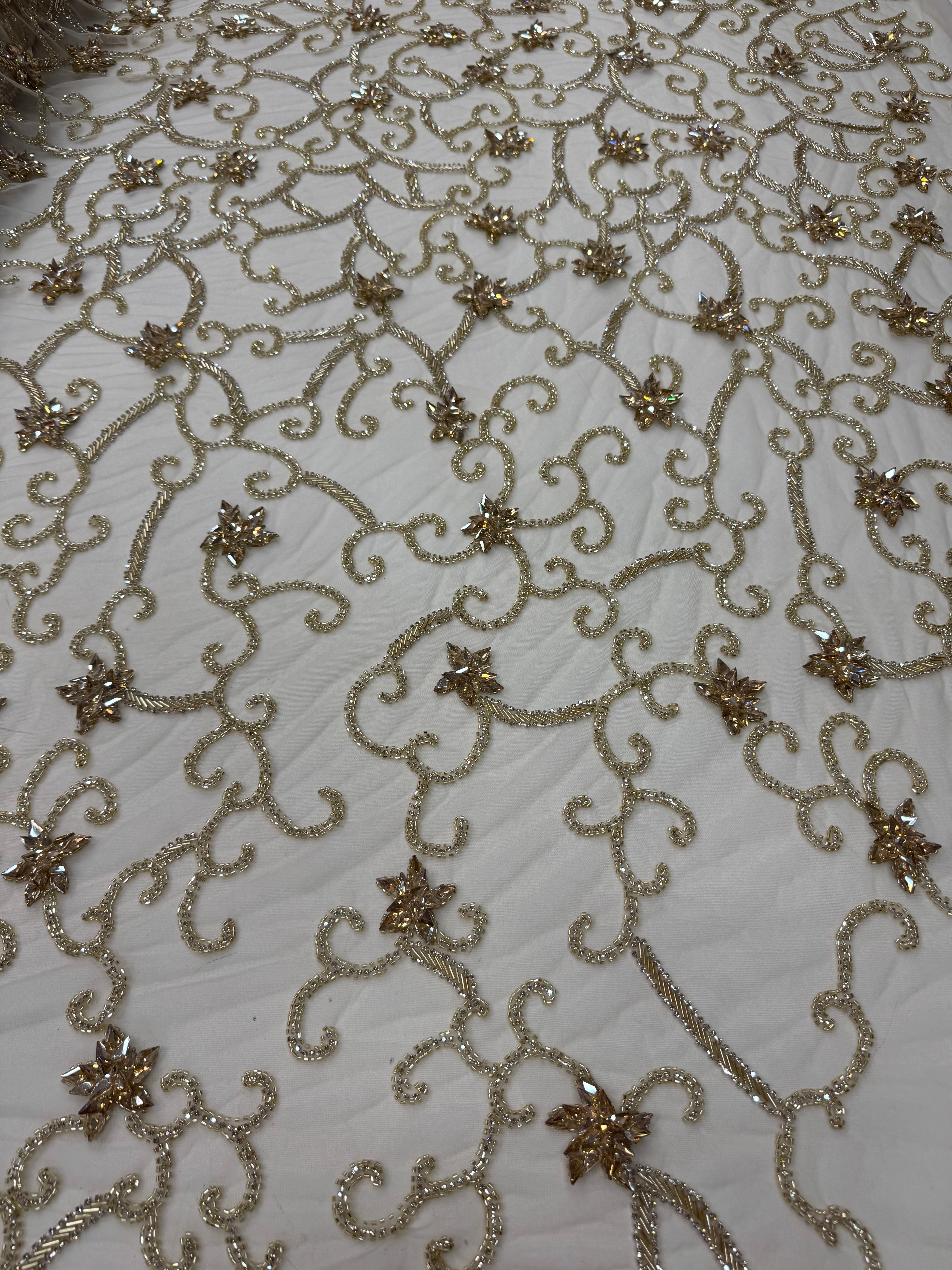 Broderie premium pe tul ivoire Model AI588, 140 cm, cu cristale si margele argintii/aurii – Design Luxury Couture/la metru