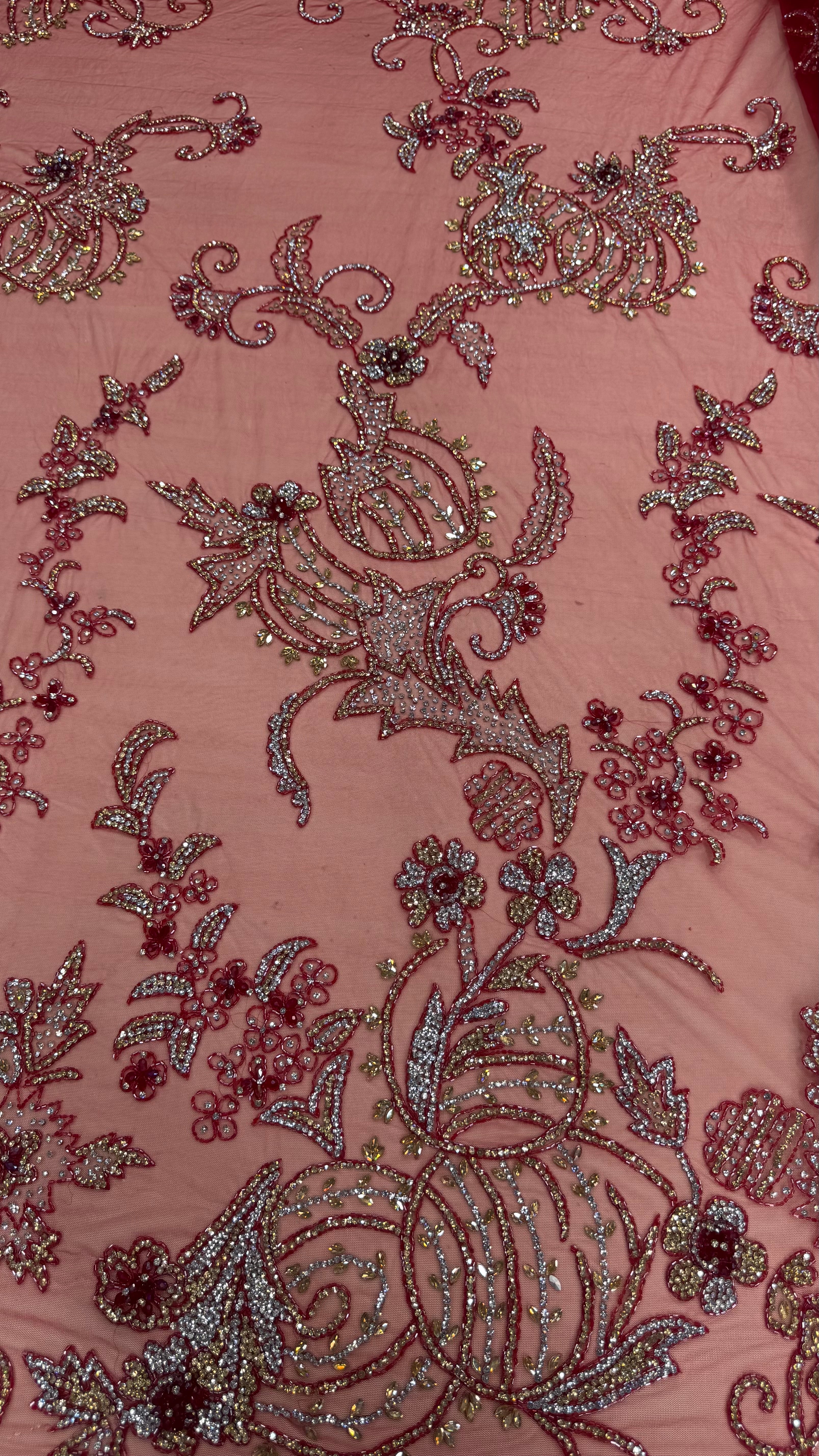 Broderie cu Strasuri și Aplicații Decorative pe Tulle Roșu – Model J1 3371 , 140cm\la metru