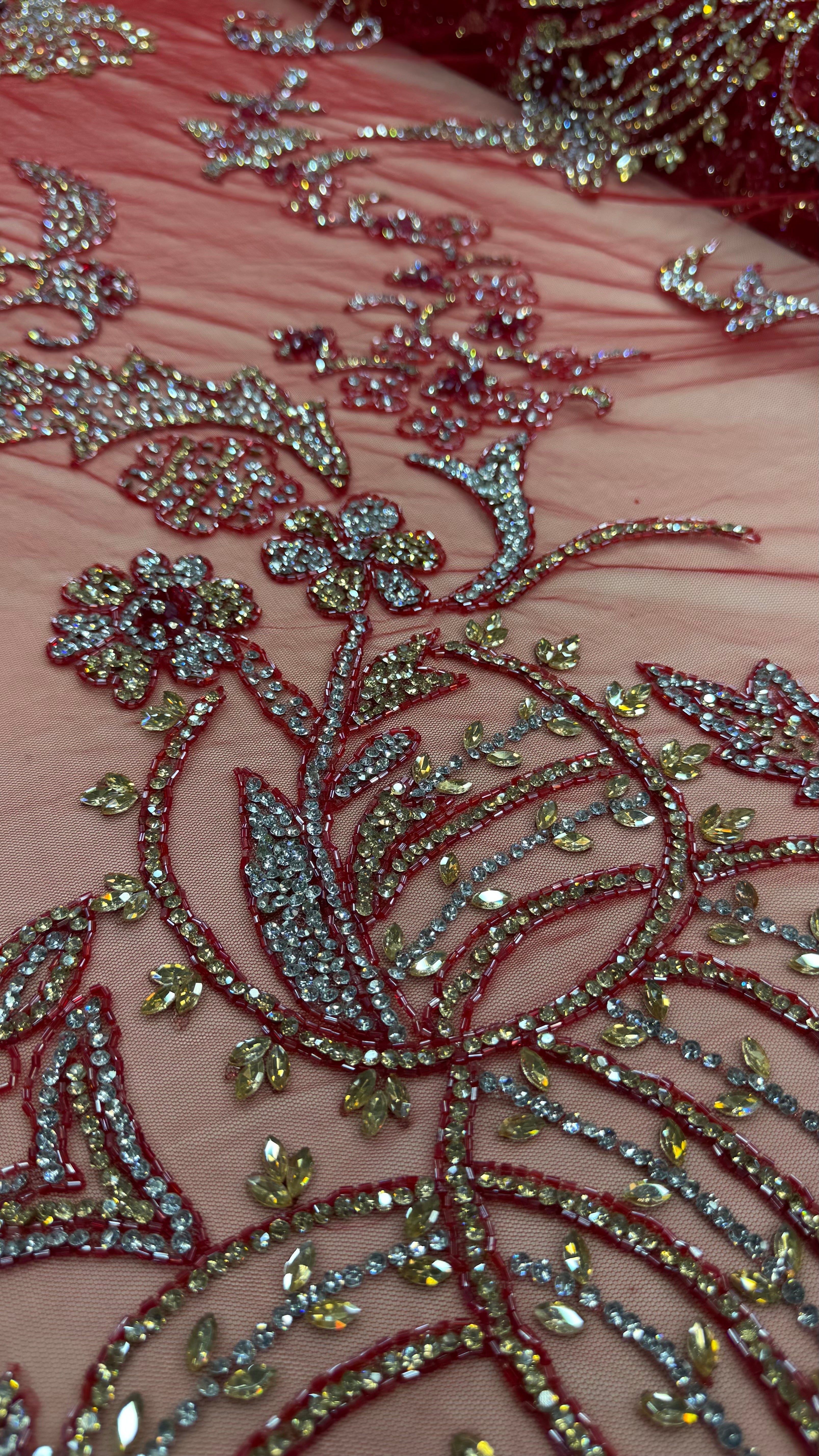 Broderie cu Strasuri și Aplicații Decorative pe Tulle Roșu – Model J1 3371 , 140cm\la metru