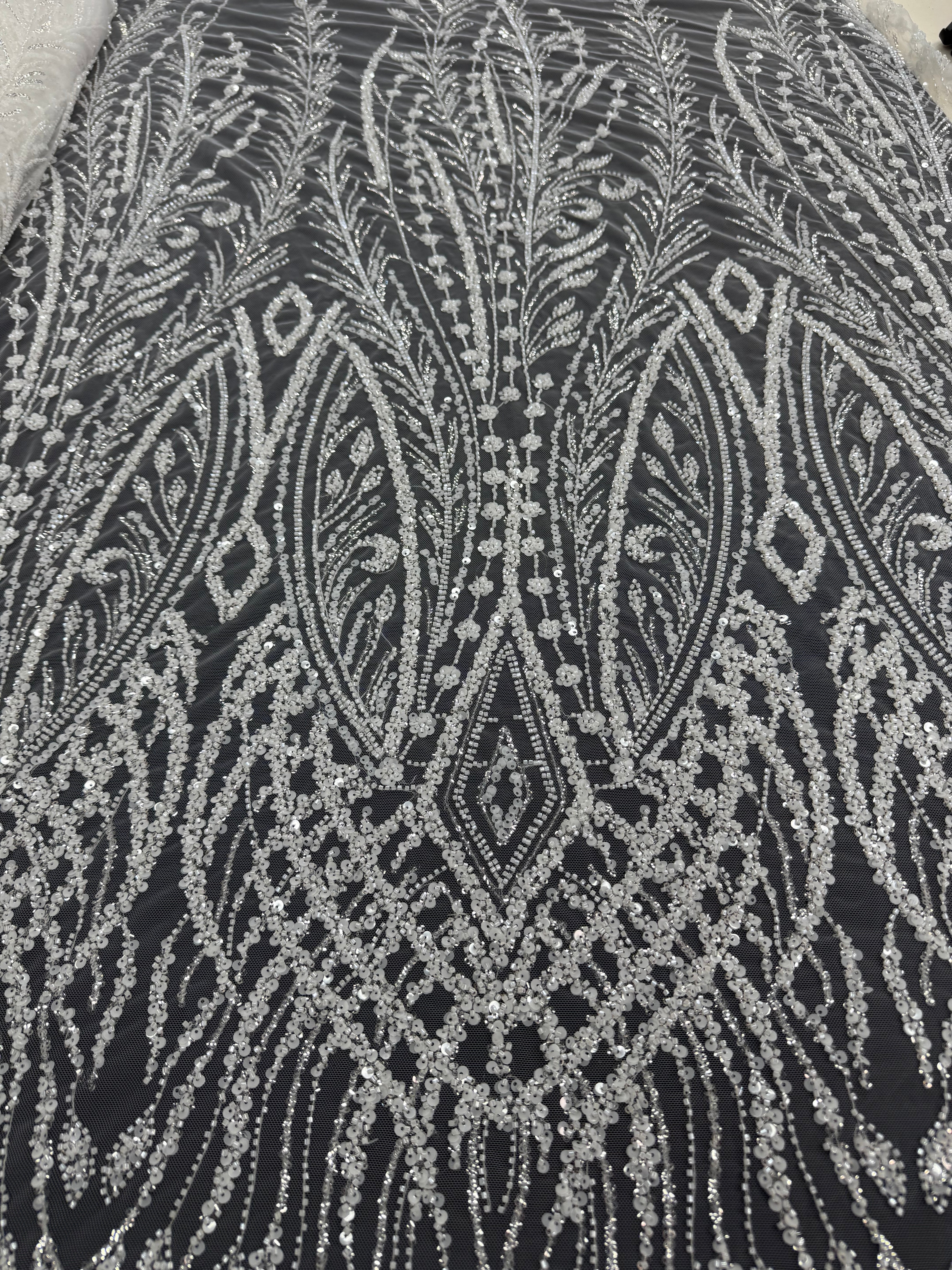 Broderie cu paiete argintii pe tul 140 cm latime - material premium pentru rochii de seara si mireasa