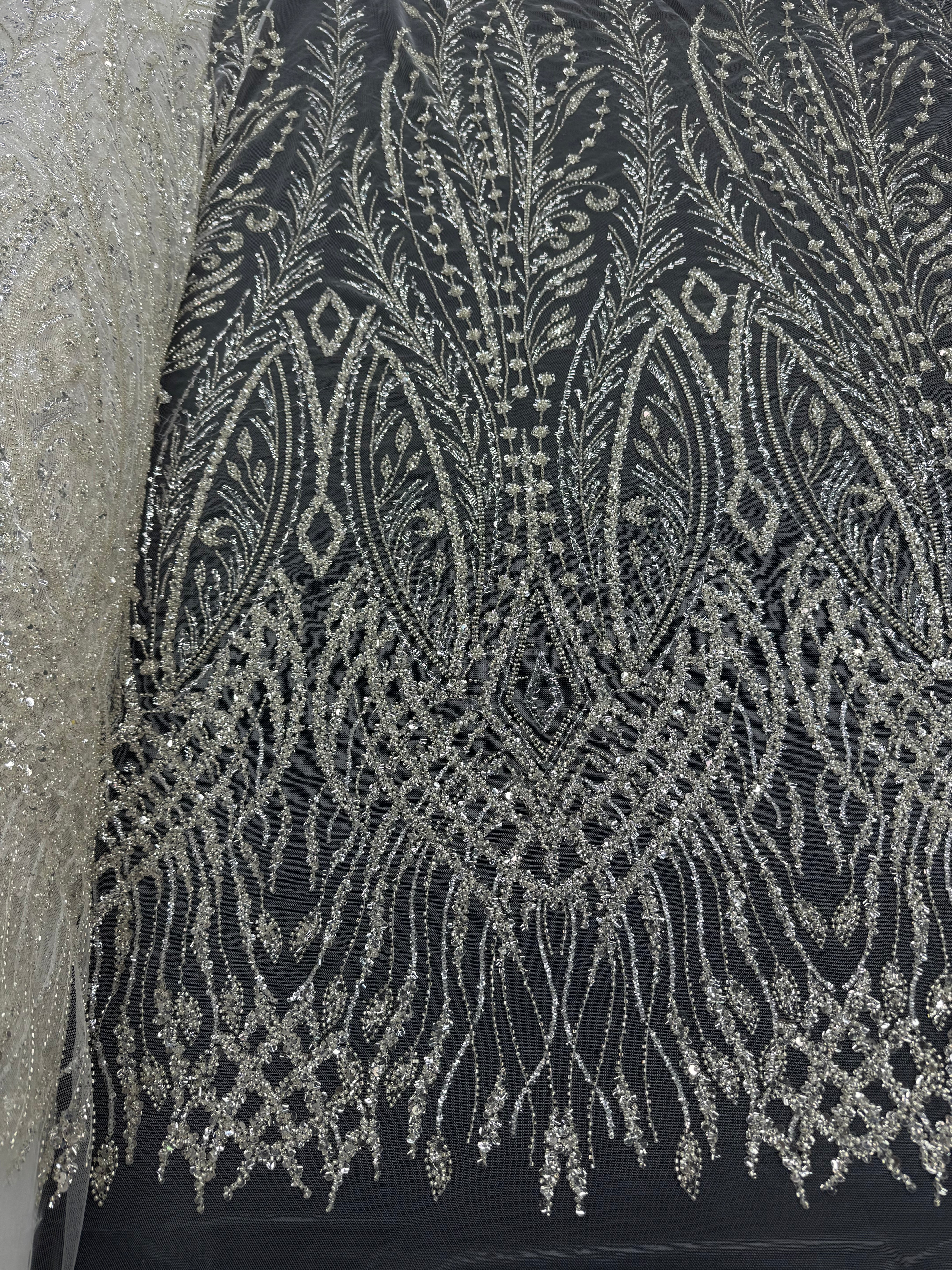 Broderie cu paiete argintii pe tul 140 cm latime - material premium pentru rochii de seara si mireasa