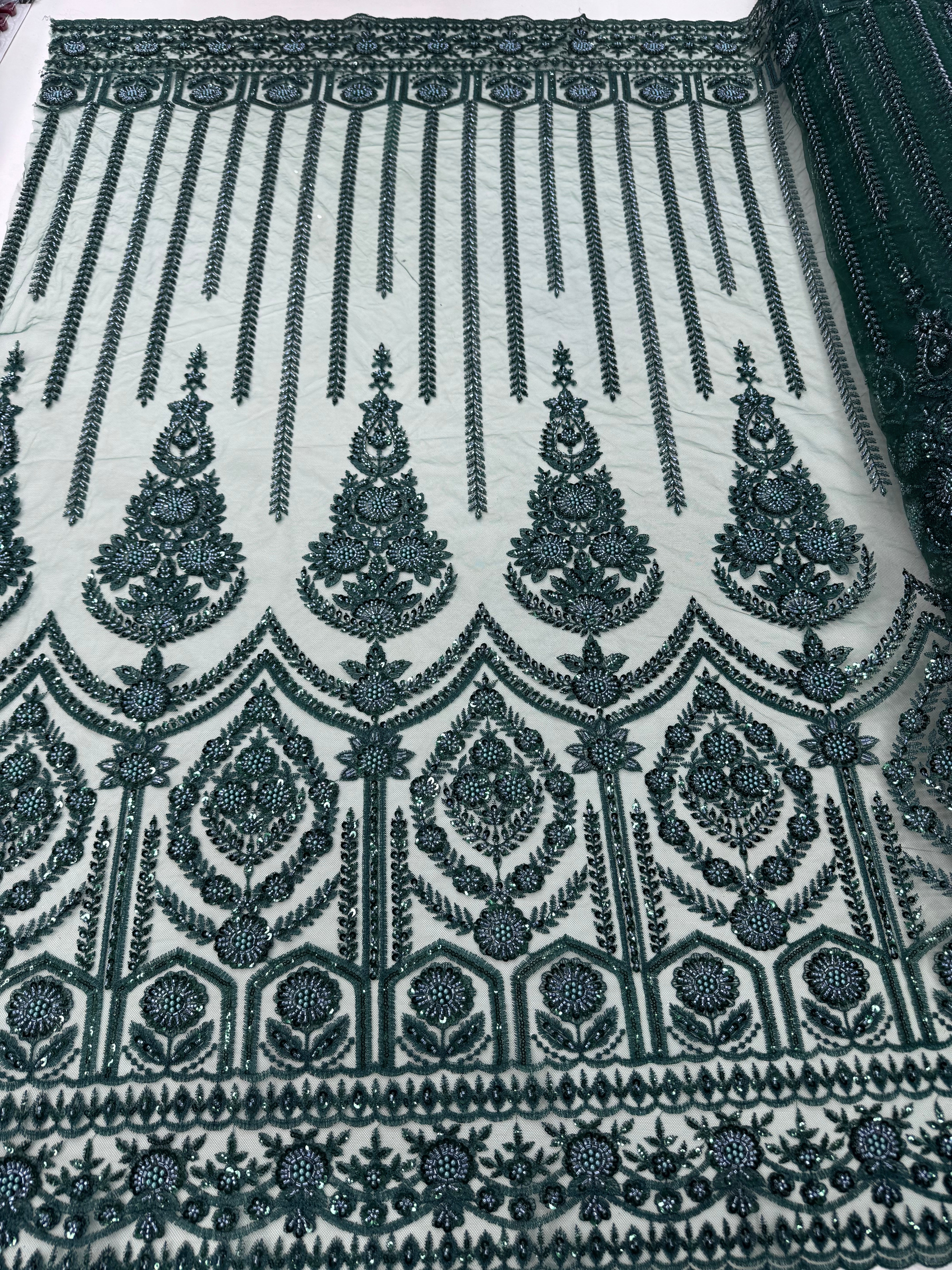 Broderie cu paiete pe tul 140 cm latime - material premium pentru rochii de seara si ocazie
