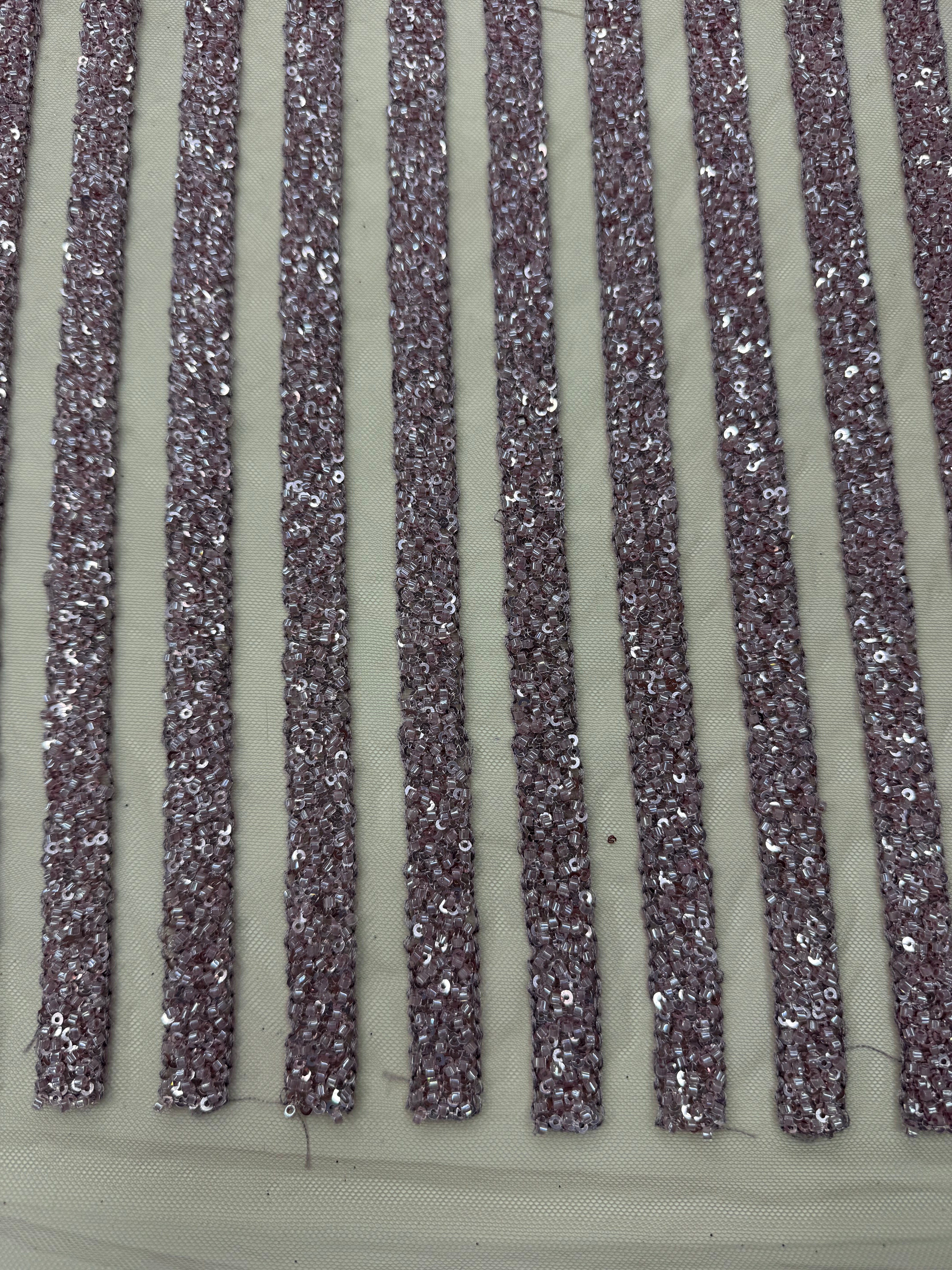 Broderie cu dungi din margele si paiete pe tul 140 cm latime - material premium pentru rochii de seara