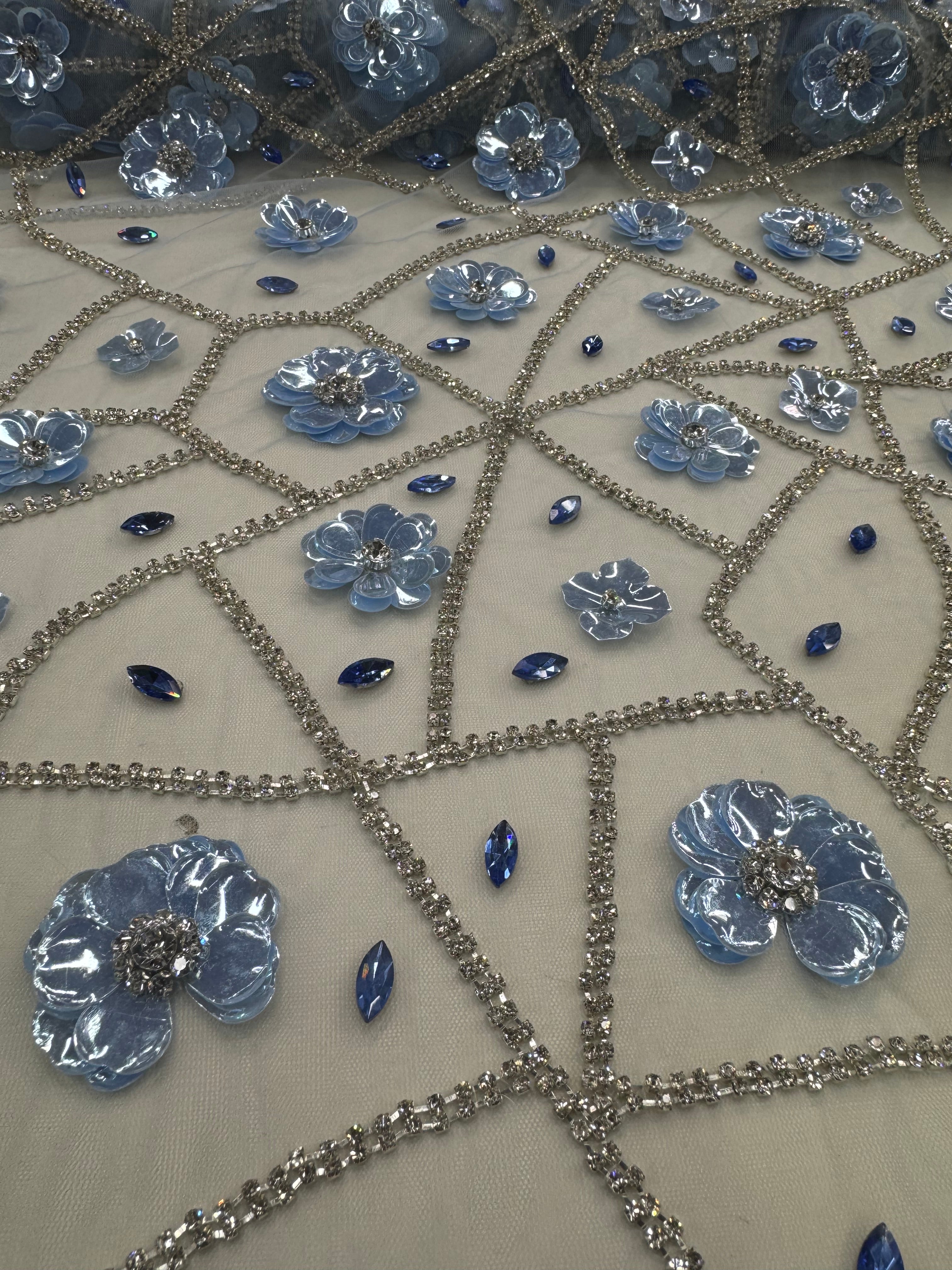 Broderie Luxury cu Flori 3D și Cristale – DB1510, Lt Blue, 140 cm