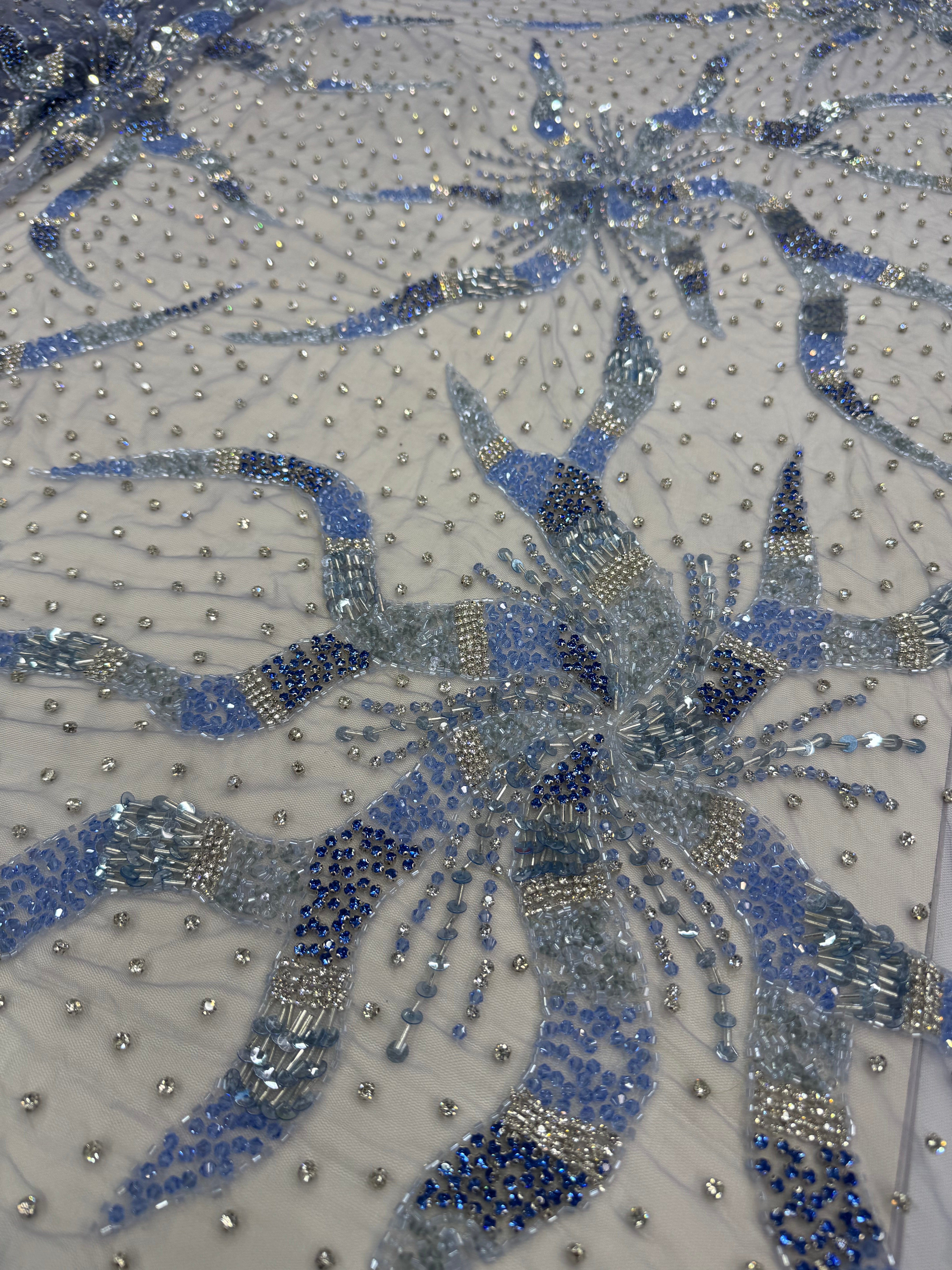 Broderie 3D cu flori, margele si cristale pe tul Sky Blue 140 cm\la metru – Model DB1505