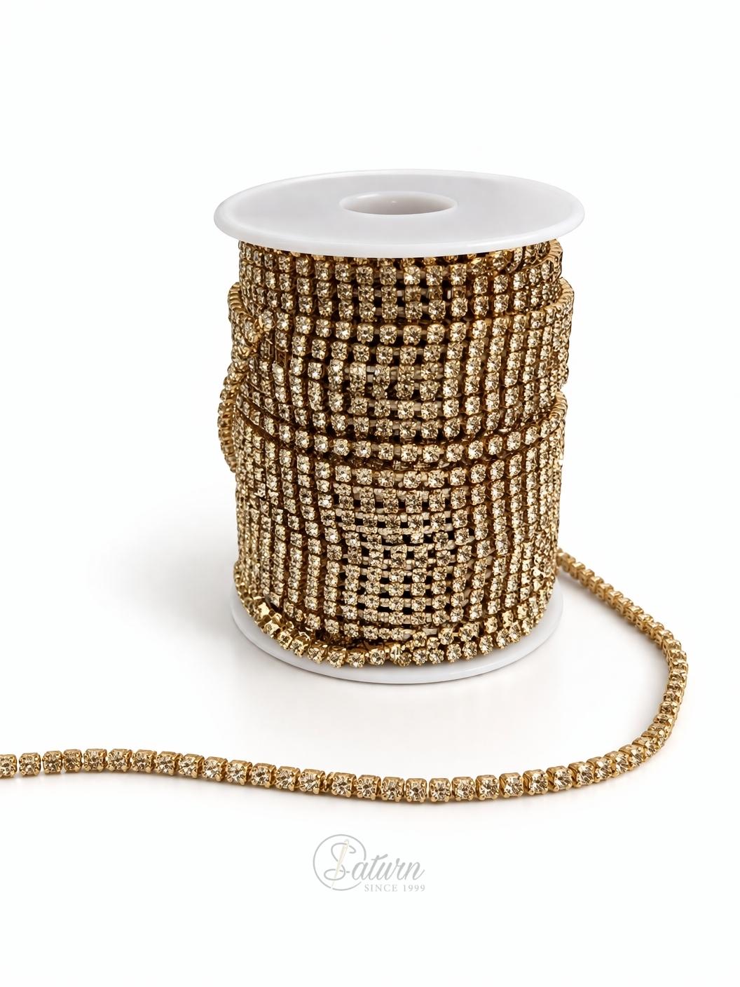 Lant cu strasuri SS12 la metru – strasuri decorative pentru haine si accesorii mercerie saturn auriu 