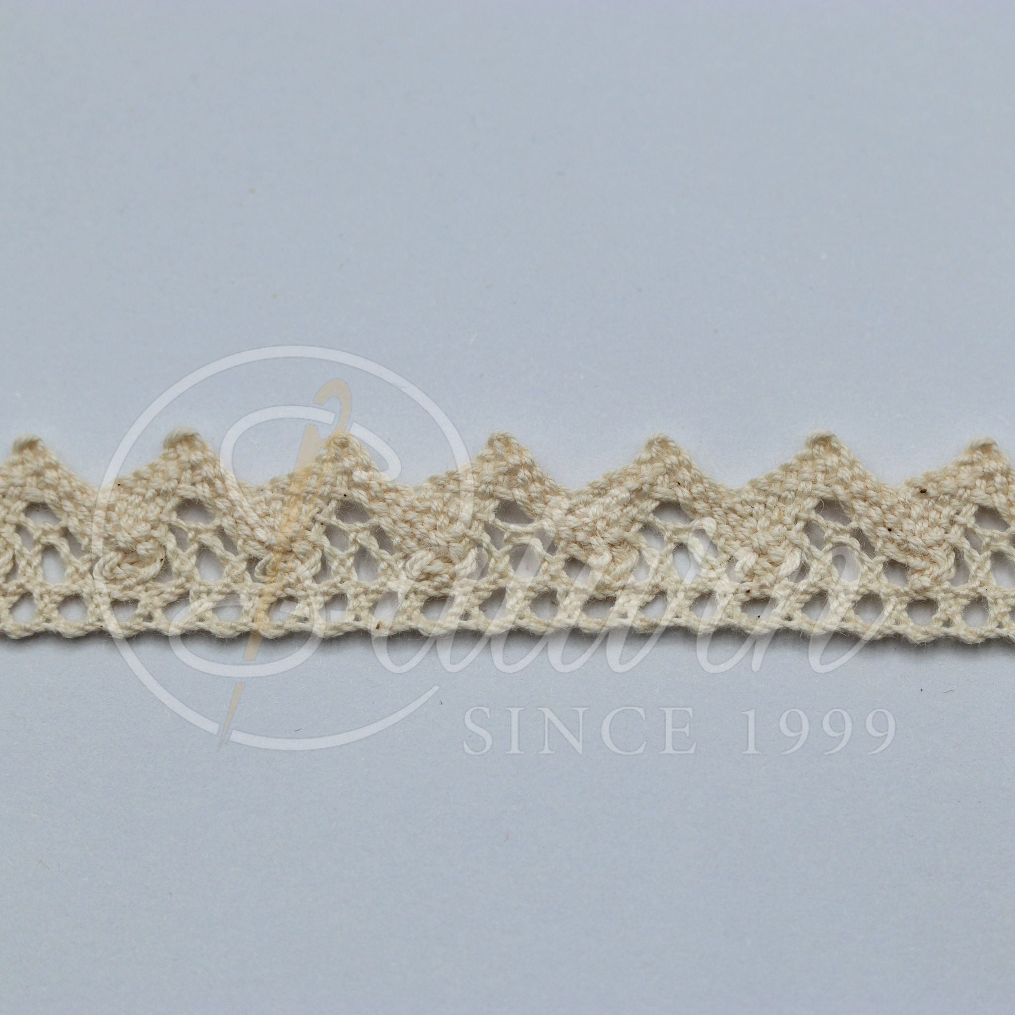 DANTELA BUMBAC #1370C -1.7 CM (15 YARDS/13.7Metri ROLA)