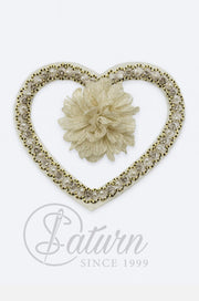 Aplicatie de cusut inima cu perlute si floare textila – decor elegant (17,5 × 15 cm)
