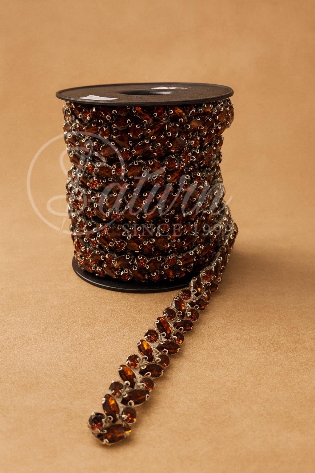 Banda Strasuri Maro 1,5 cm pentru haine – strasuri de lipit la metru