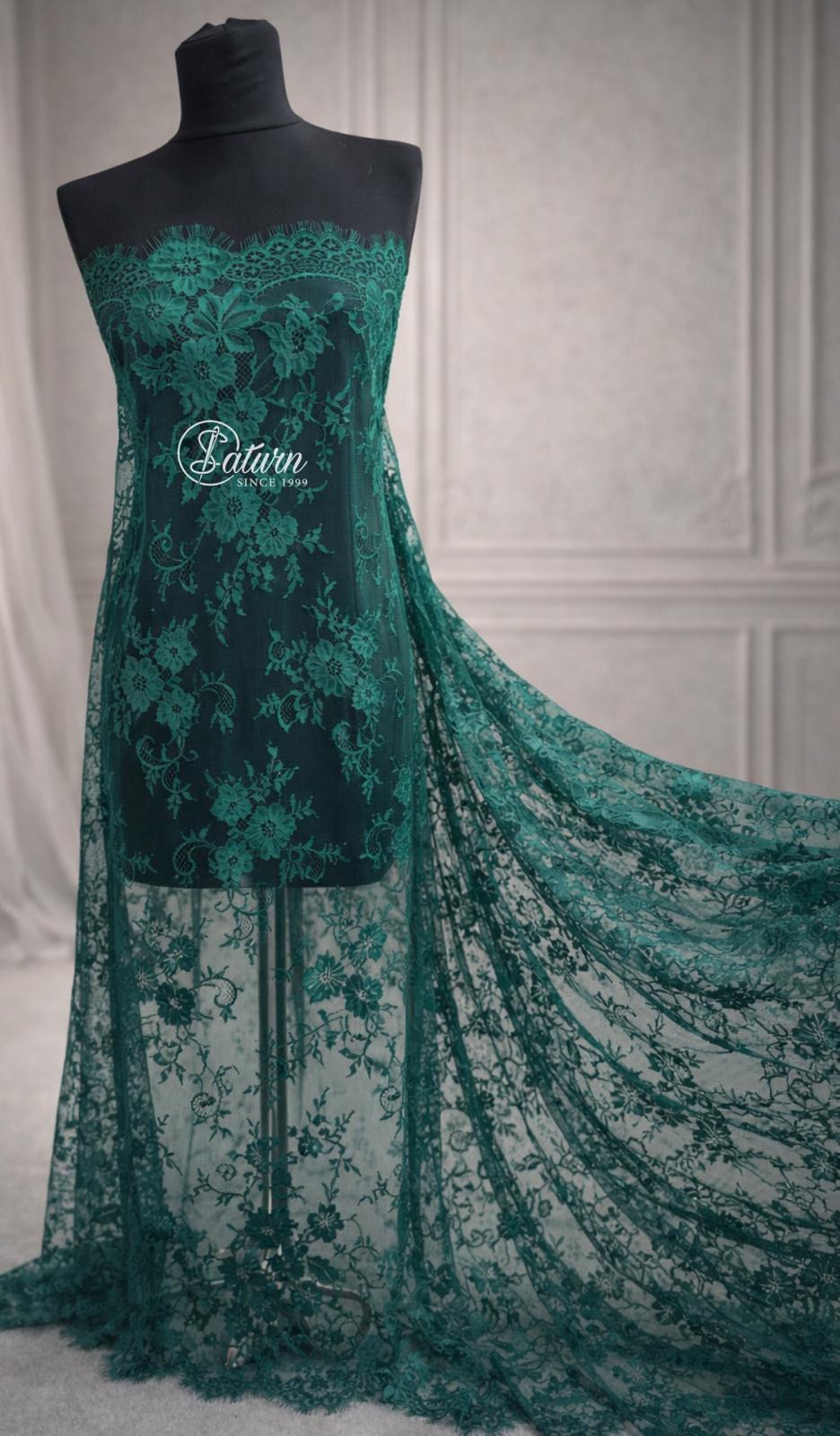 Dantela Chantilly -Model (#0329)Latime 150 cm, 3 m