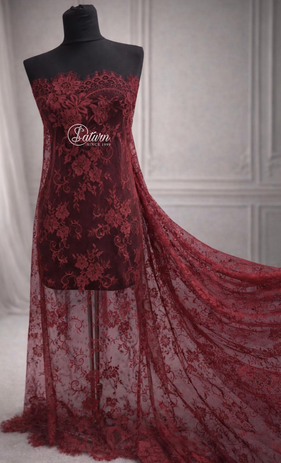 Dantela Chantilly -Model (#0329)Latime 150 cm, 3 m