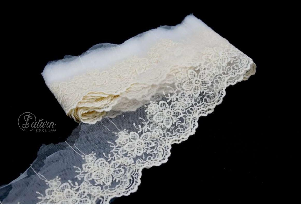 Dantela Brodata pe Tulle cu Flori Mari 9 cm – 9 Metri/Rolă pentru Rochii și Decorațiuni