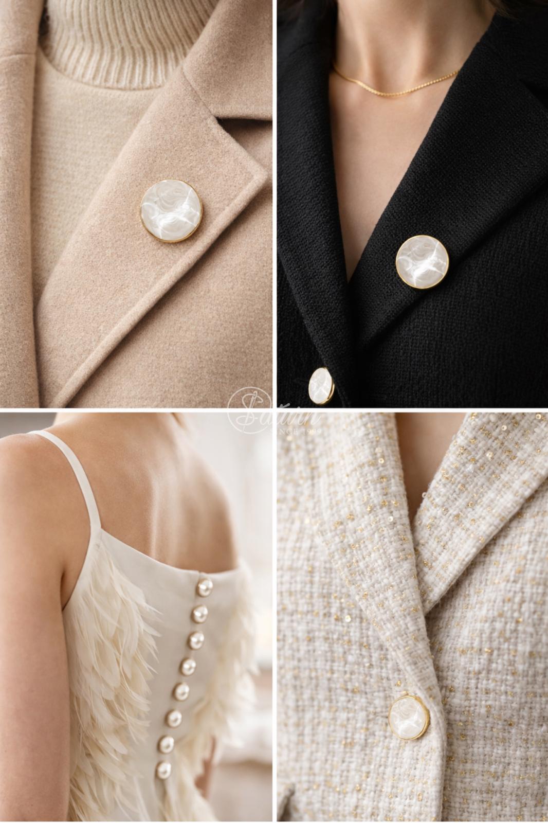 Nasturi decorativi N#11 alb sidefat cu rama aurie, finisaj premium – set 10 bucati, 48L (30 mm)