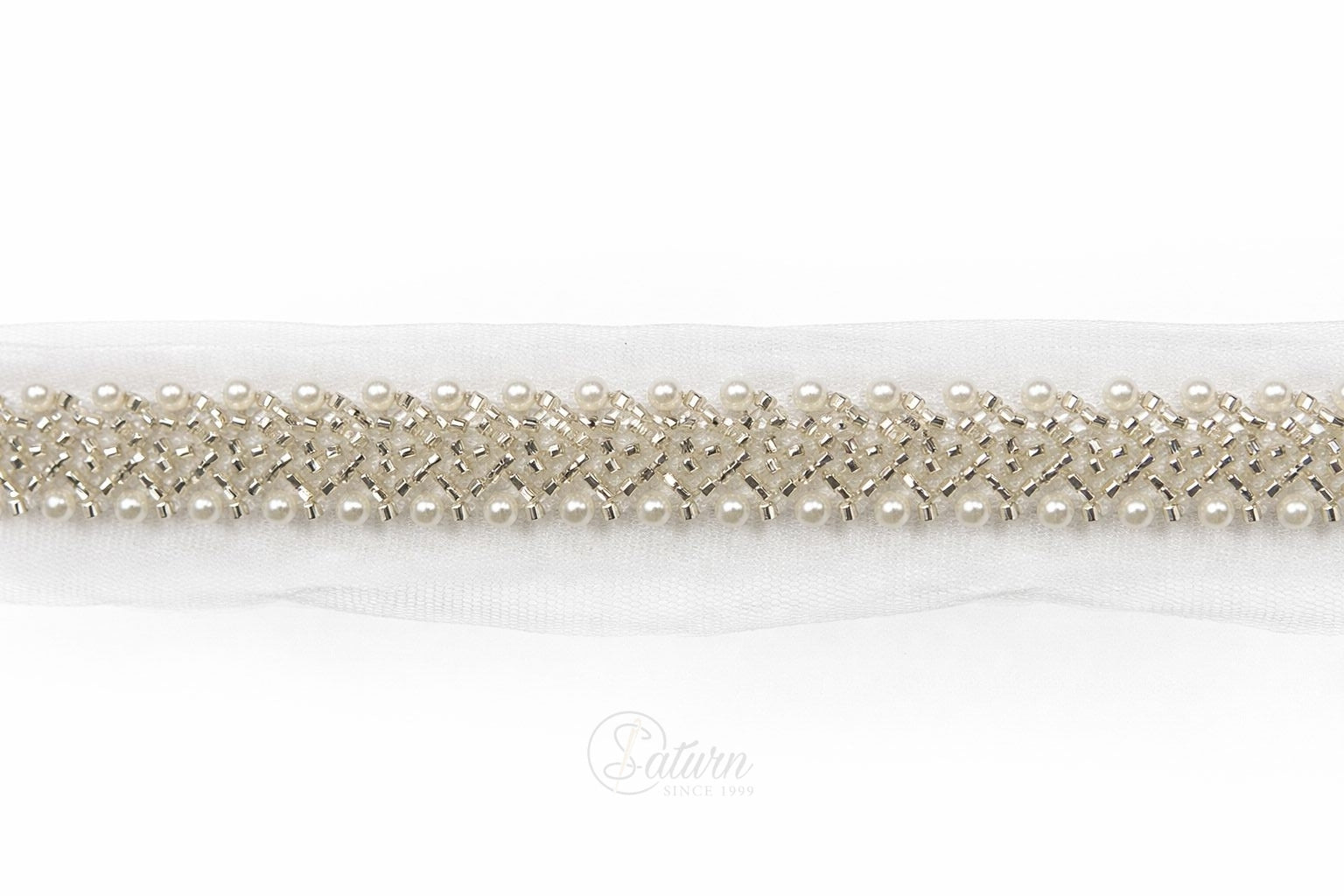 Banda decorativa pe tulle cu perle si margele, latime 1,5 cm/la metru