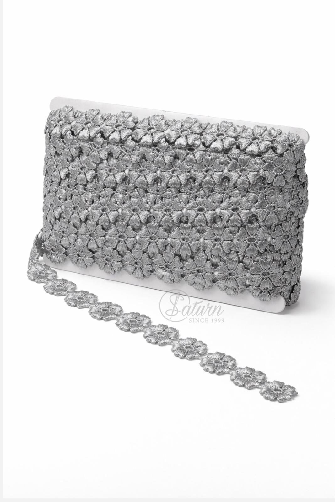 Banda cu floricele decorativa 2.3 cm – poliester 100%, 15 yards/13.7 Metri