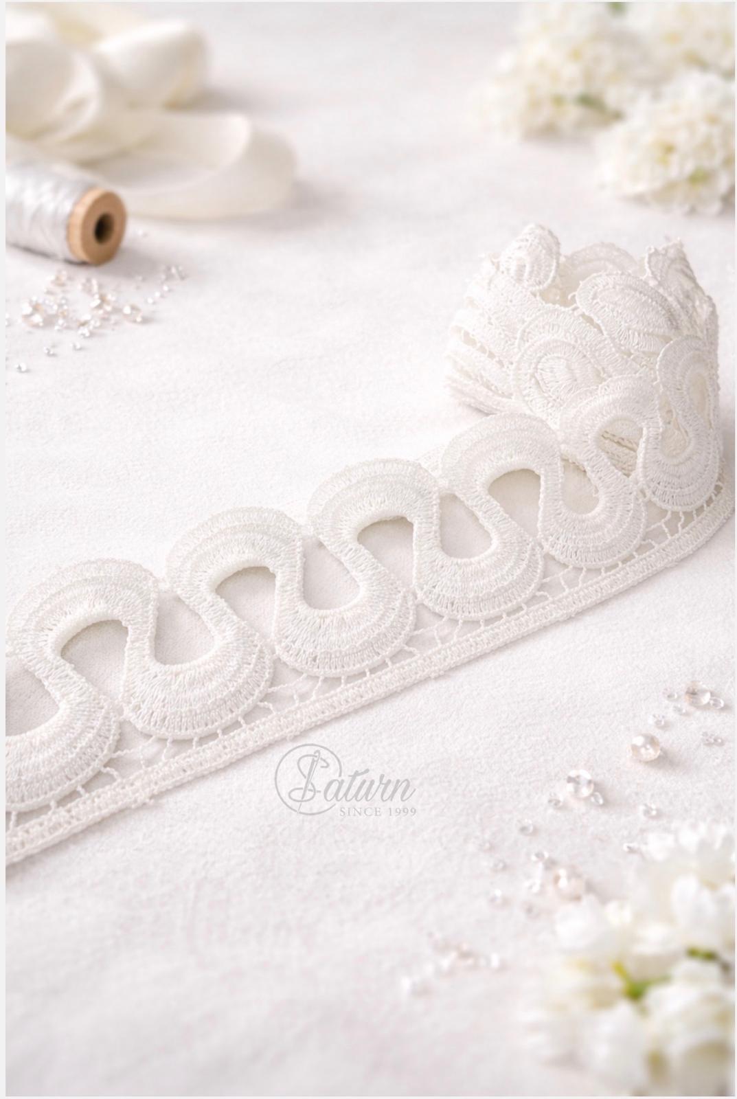 Dantela brodata alba 4.5 cm – rola 9 metri, dantela decorativa pentru nunta si creatii textile