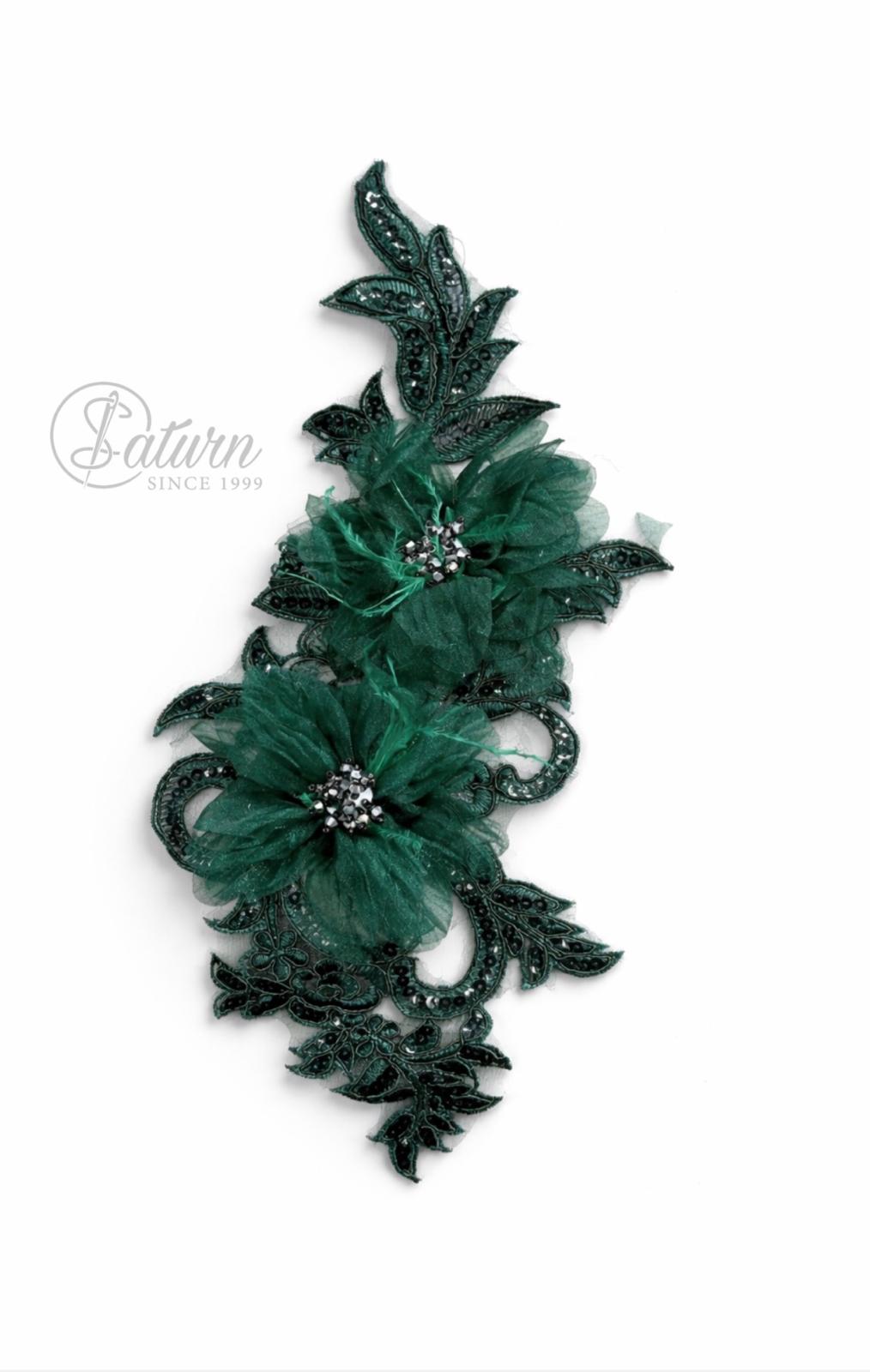 Aplicatie florala 3D cu tulle,pene si margele, 28x8 cm – decor elegant pentru rochii