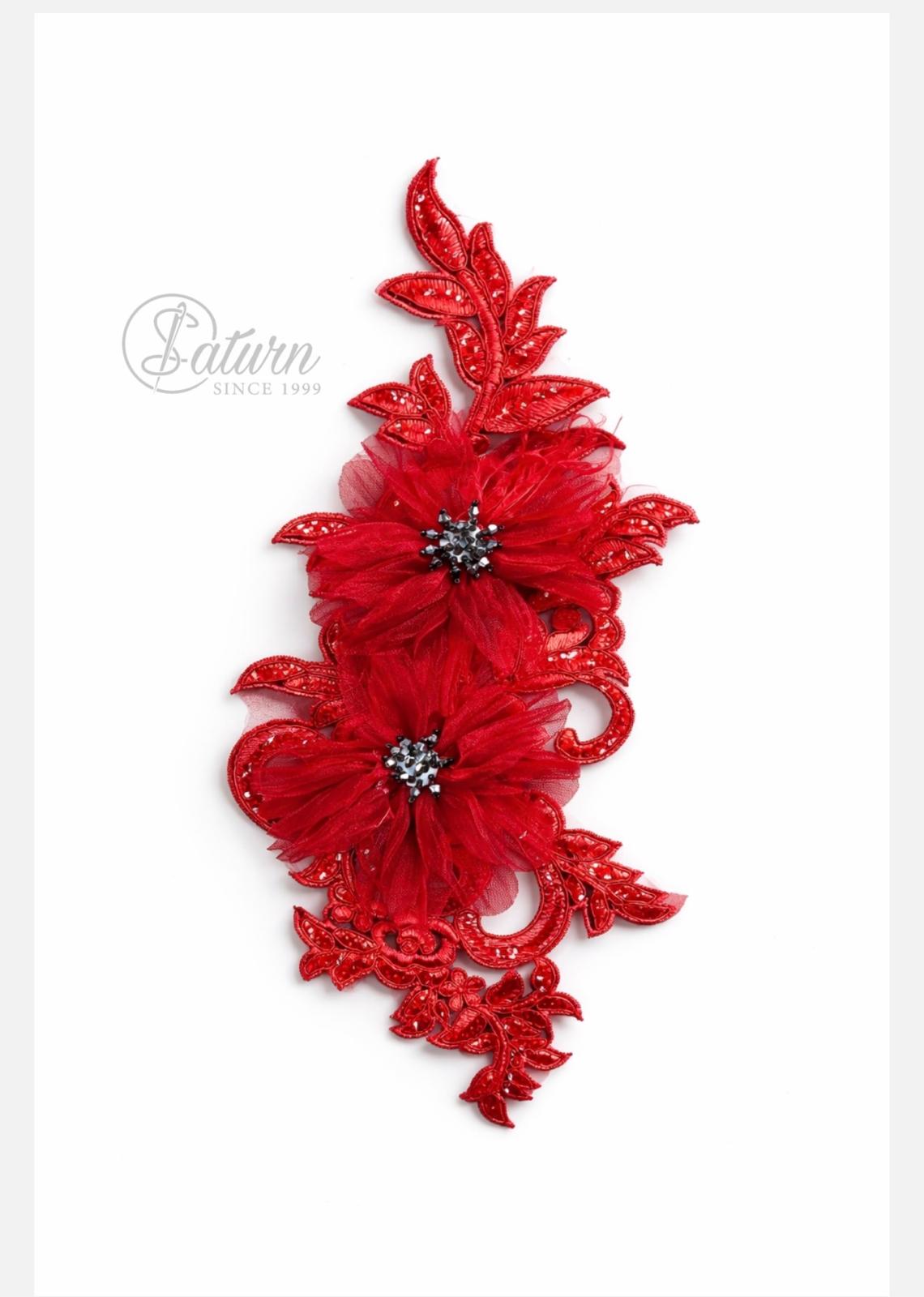 Aplicatie florala 3D cu tulle,pene si margele, 28x8 cm – decor elegant pentru rochii