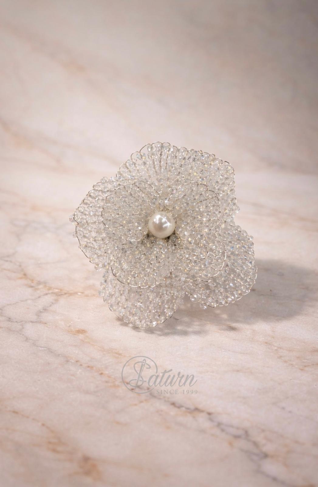 Floare cu margele si perla 5cm– accesoriu elegant handmade