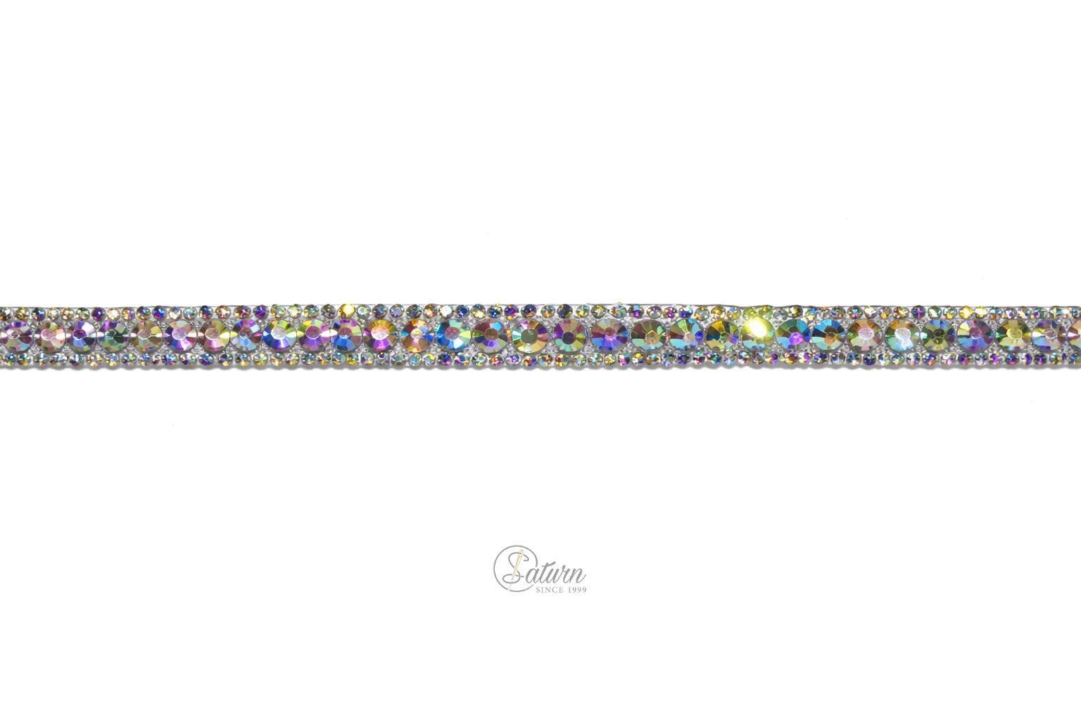 Strasuri autoadezive la metru 1,5 cm – banda decorativa cu cristale pentru haine si accesorii