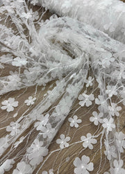 Tull brodat cu floricele 3D si sclipici– 150 cm latime, material elegant la metru