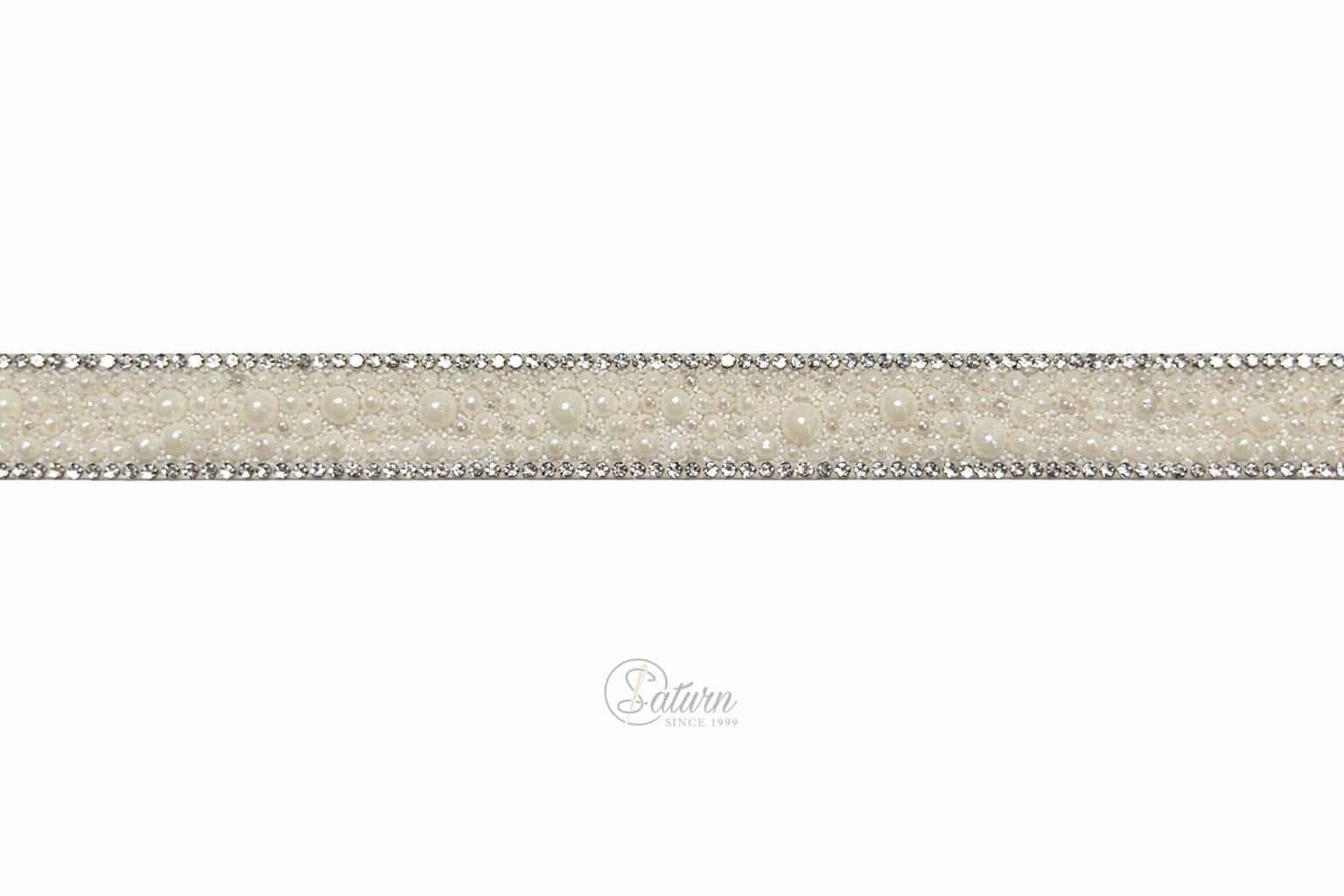 Banda decorativa cu perle si strasuri 1,5 cm – aplicatie eleganta la metru