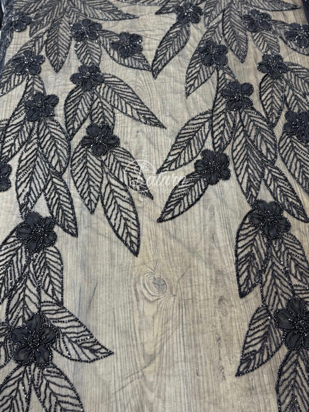 Broderie eleganta de lux la metru cu pietre si margele negre pe tulle nude SJT1246