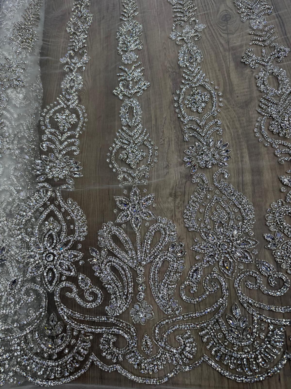 Broderie de lux unicat pe tull nude cu cristale , latime 140 cm – model J1 3197