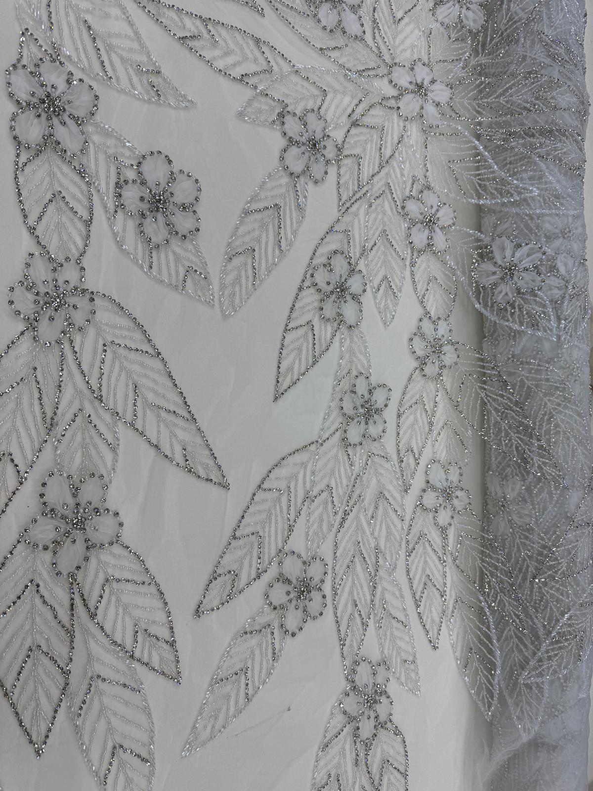 Broderie pe tull cu flori 3D, perle si margele 140 cm/se vinde la metru SJT1246