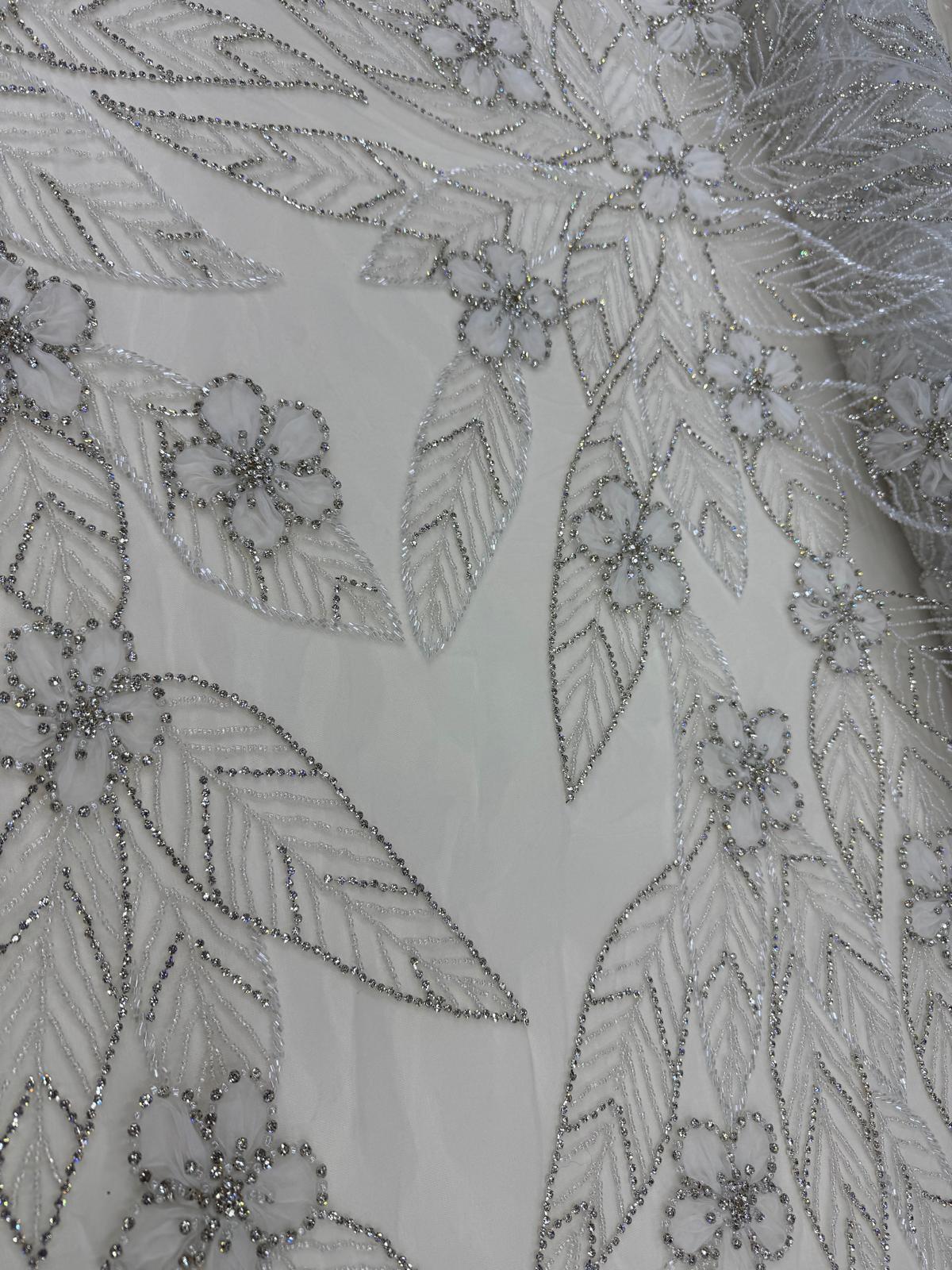 Broderie pe tull cu flori 3D, perle si margele 140 cm/se vinde la metru SJT1246