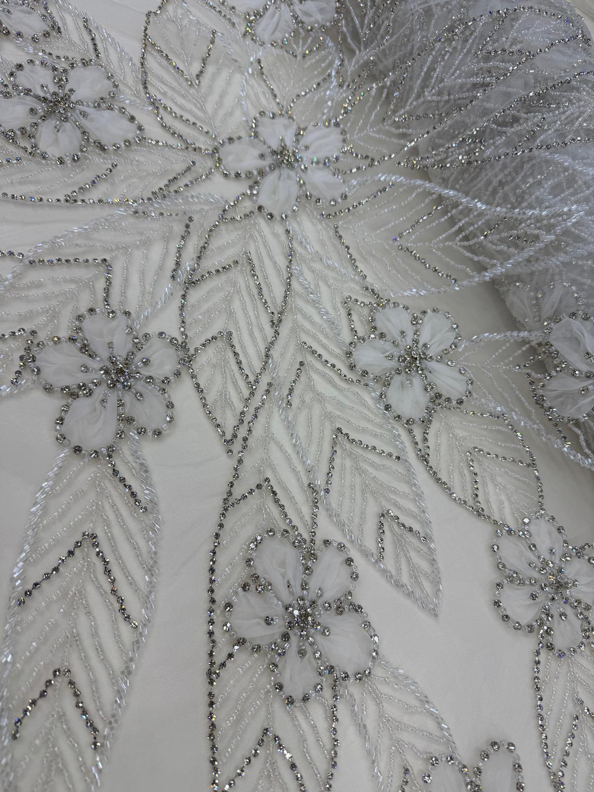 Broderie pe tull cu flori 3D, perle si margele 140 cm/se vinde la metru SJT1246