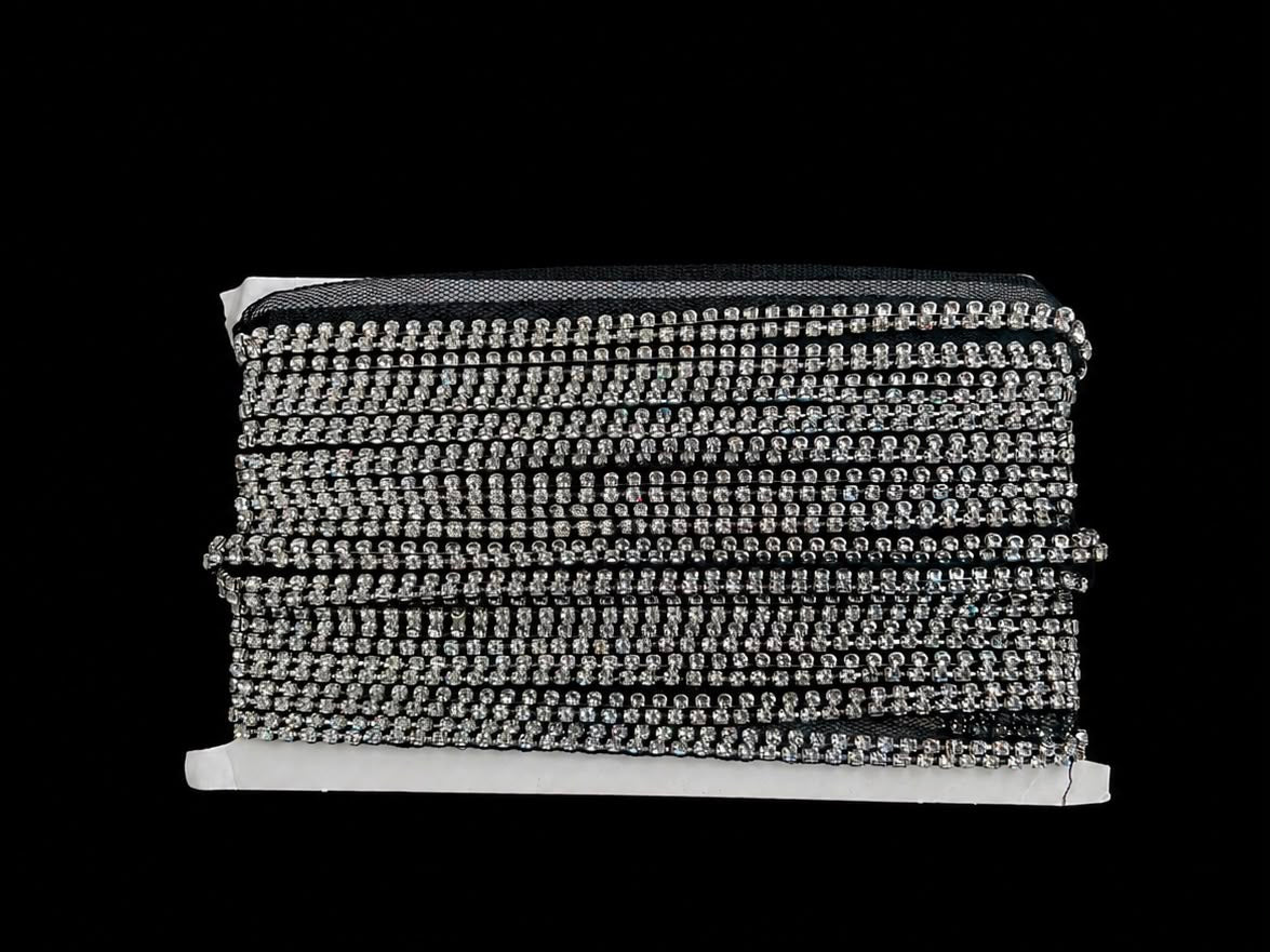 Banda decorativa cu strasuri pe tull, model 0861\la metru\2,5 cm \ dimensiunea pietrei ss18-4,5 mm