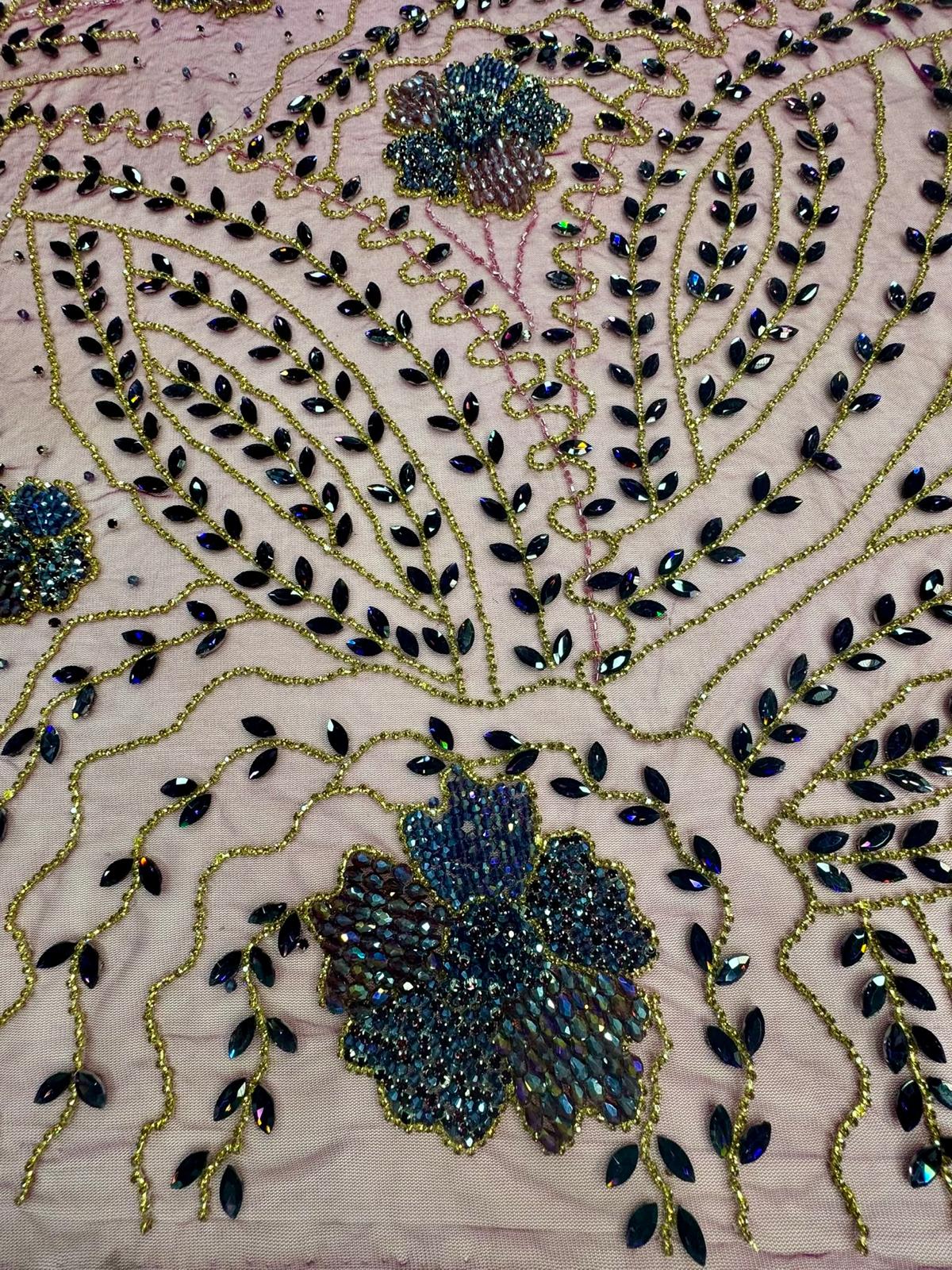 Broderie Luxury pe tul burgundy cu margele, cristale si aplicatii florale – Model J1 3423 140 cm/la metru