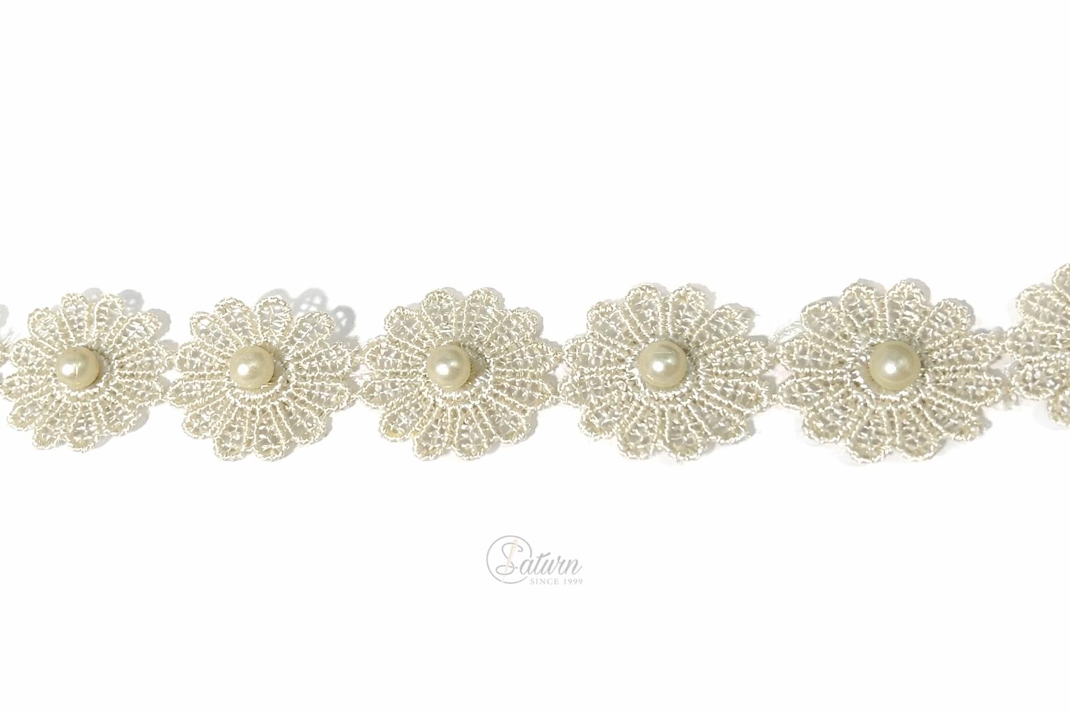 Banda decorativa cu floricele si perla la metru /2,5 cm