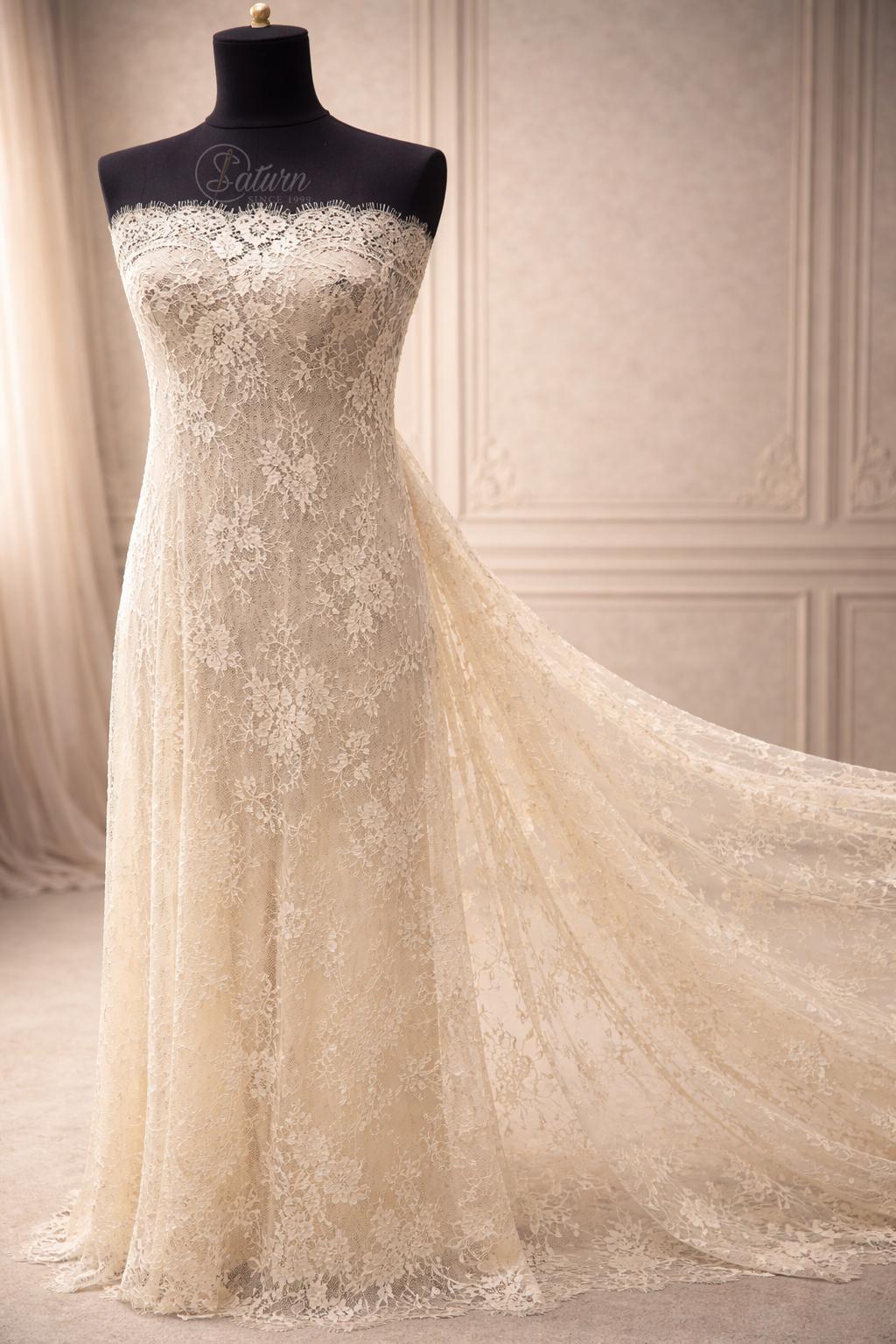 Dantela Chantilly -Model (#0329)Latime 150 cm, 3 m