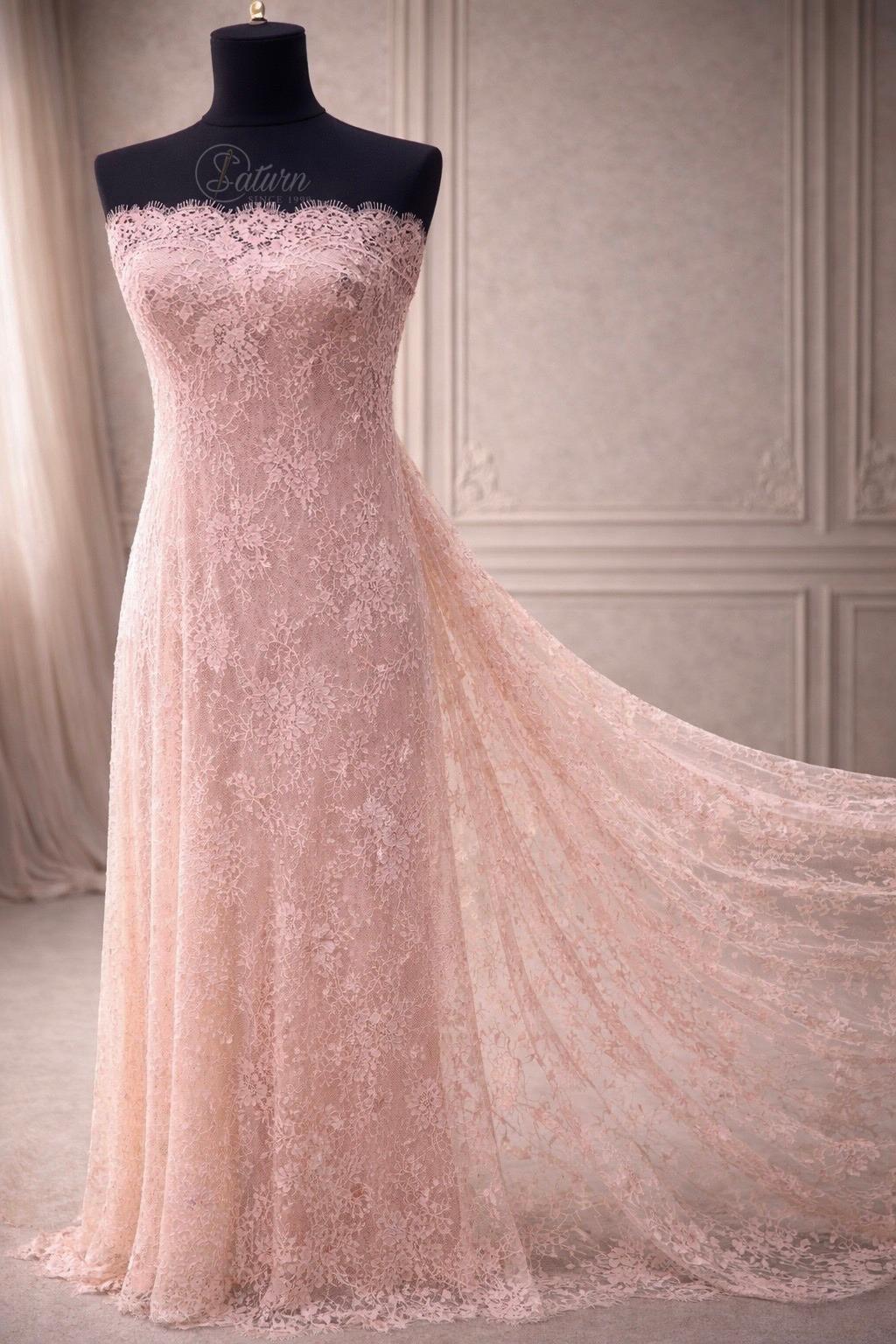 Dantela Chantilly -Model (#0329)Latime 150 cm, 3 m
