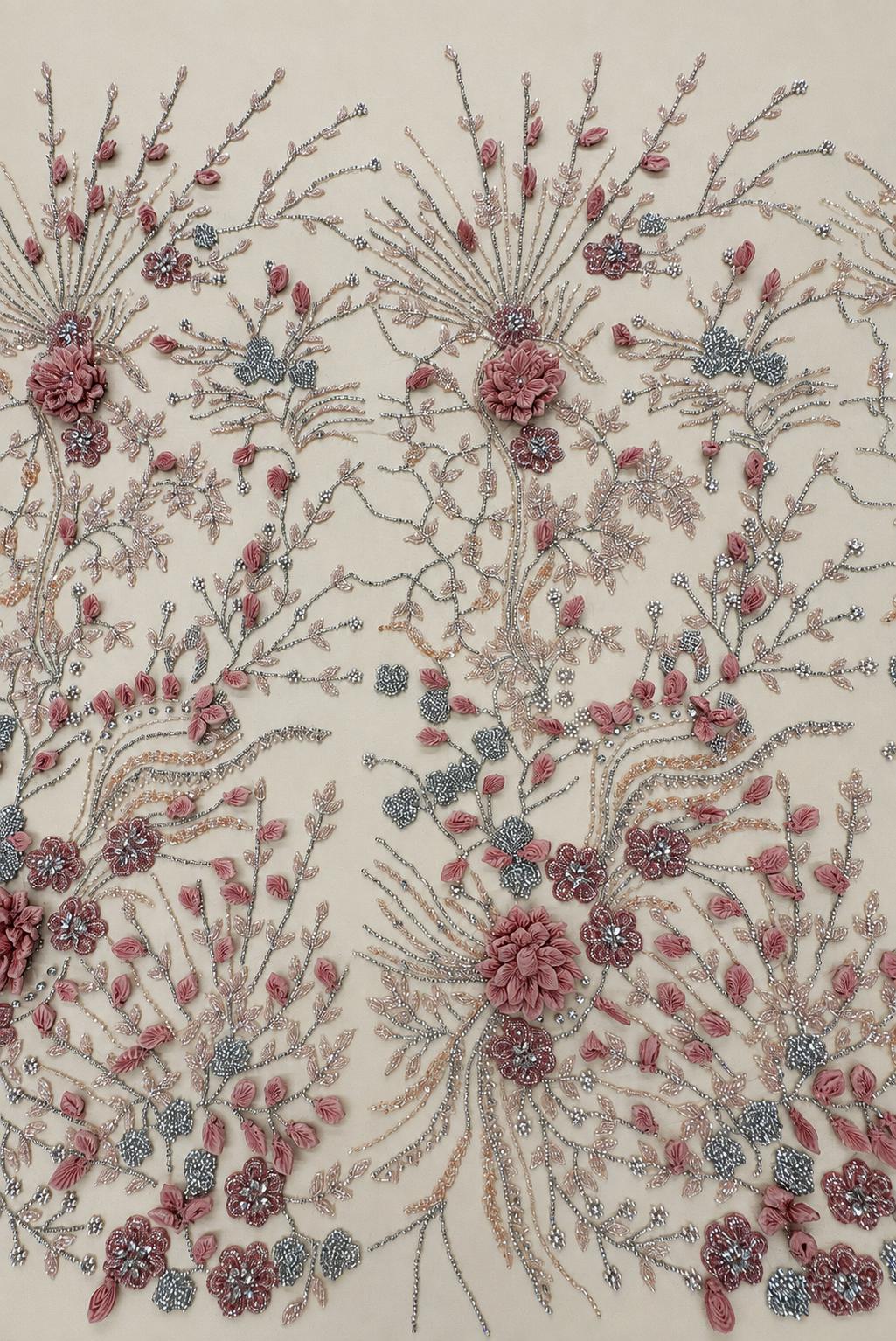 Broderie florala pe tulle bej cu flori 3D, margele si cristale – Model J1 3432 140 cm/la metru