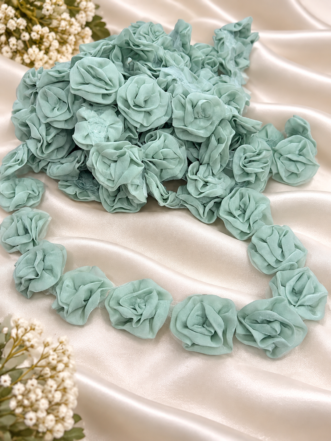 Banda Decorativa Cu Flori 3D Pe Tulle La Metru