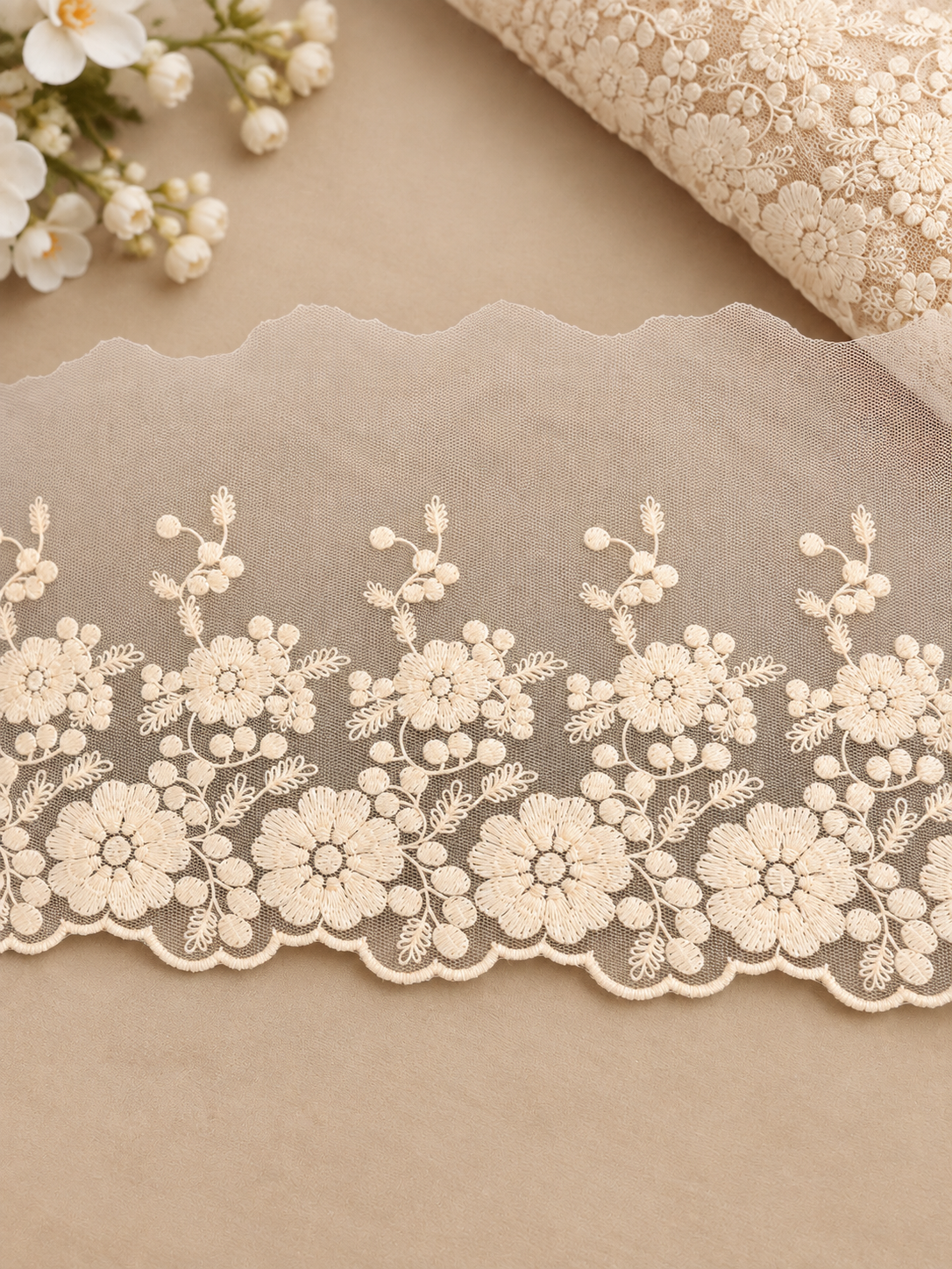 Dantela Brodata Cu Flori 15.5 Cm 10 Yards/Rola (9.14 Metri\Rola) Model 6337