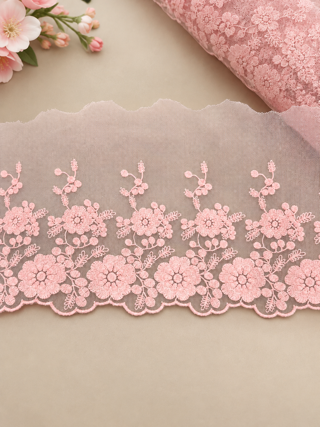 Dantela Brodata Cu Flori 15.5 Cm 10 Yards/Rola (9.14 Metri\Rola) Model 6337